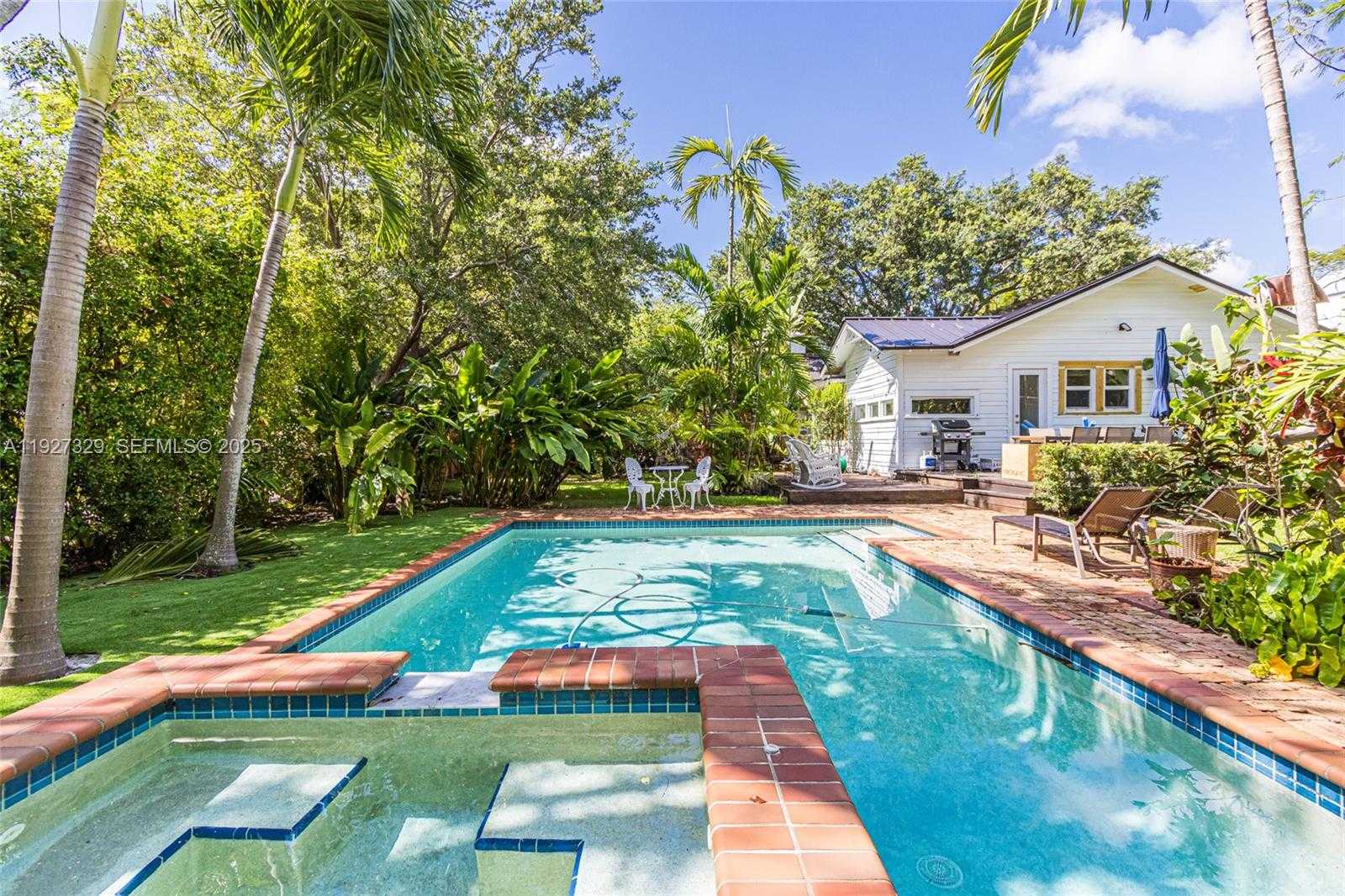 Small Image of 665 NORTH EAST 120TH ST, Biscayne Park Number 17