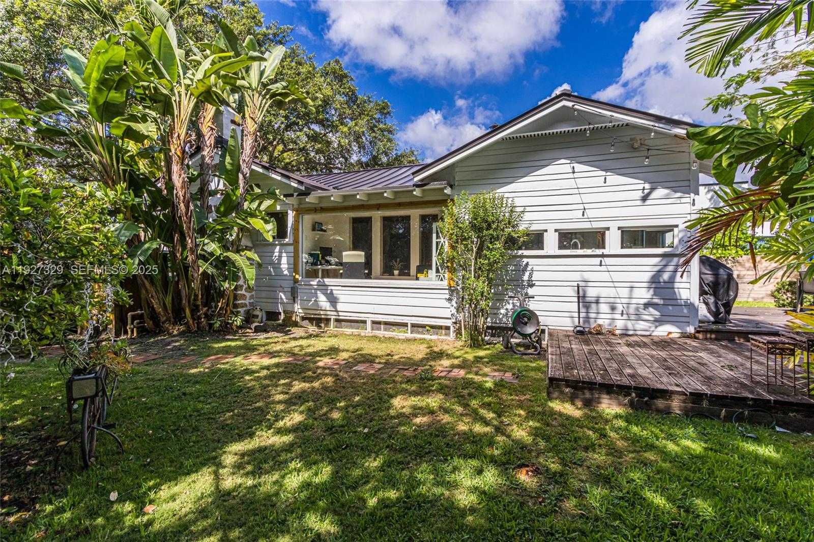 Small Image of 665 NORTH EAST 120TH ST, Biscayne Park Number 22