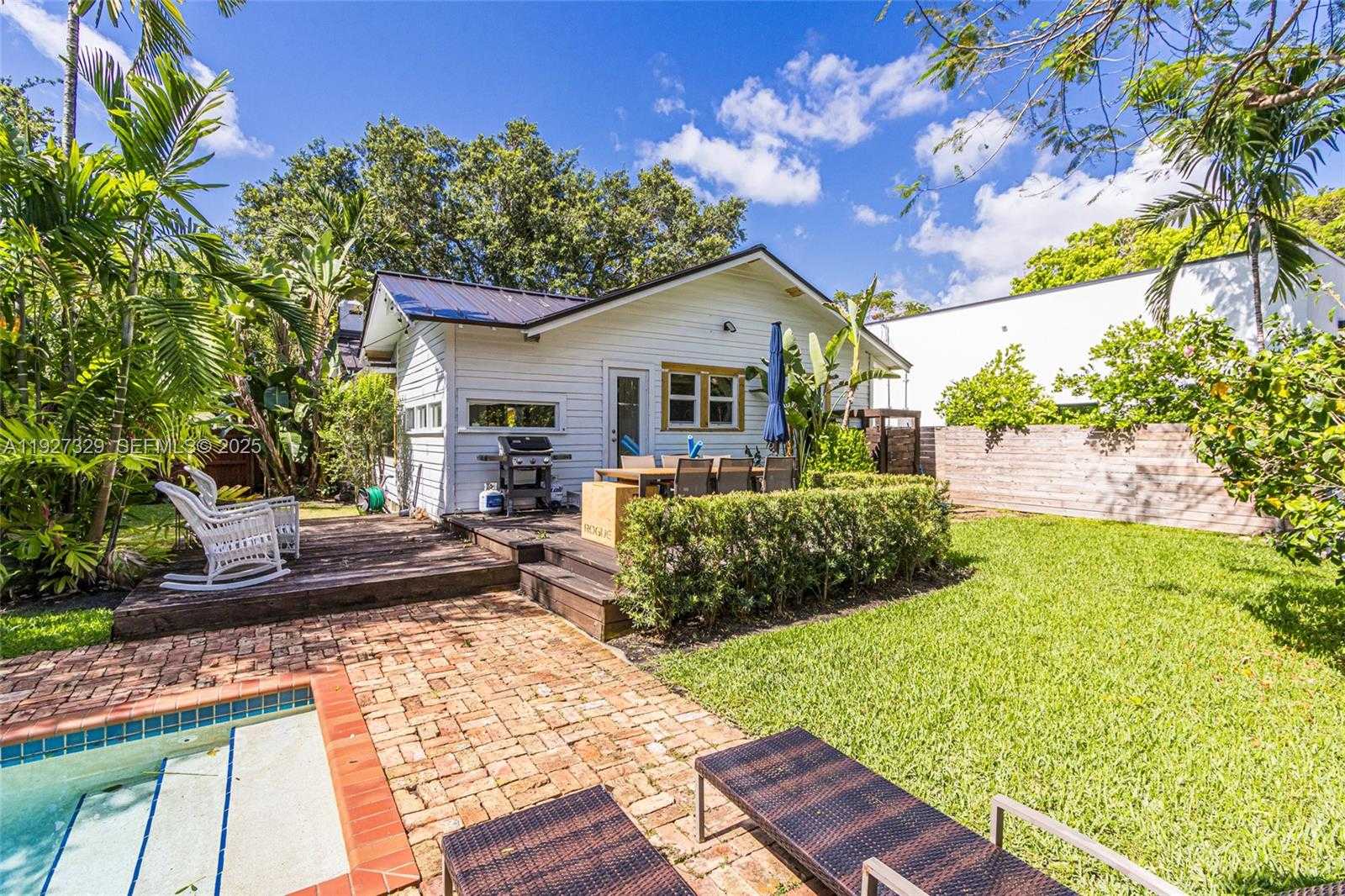 Small Image of 665 NORTH EAST 120TH ST, Biscayne Park Number 24