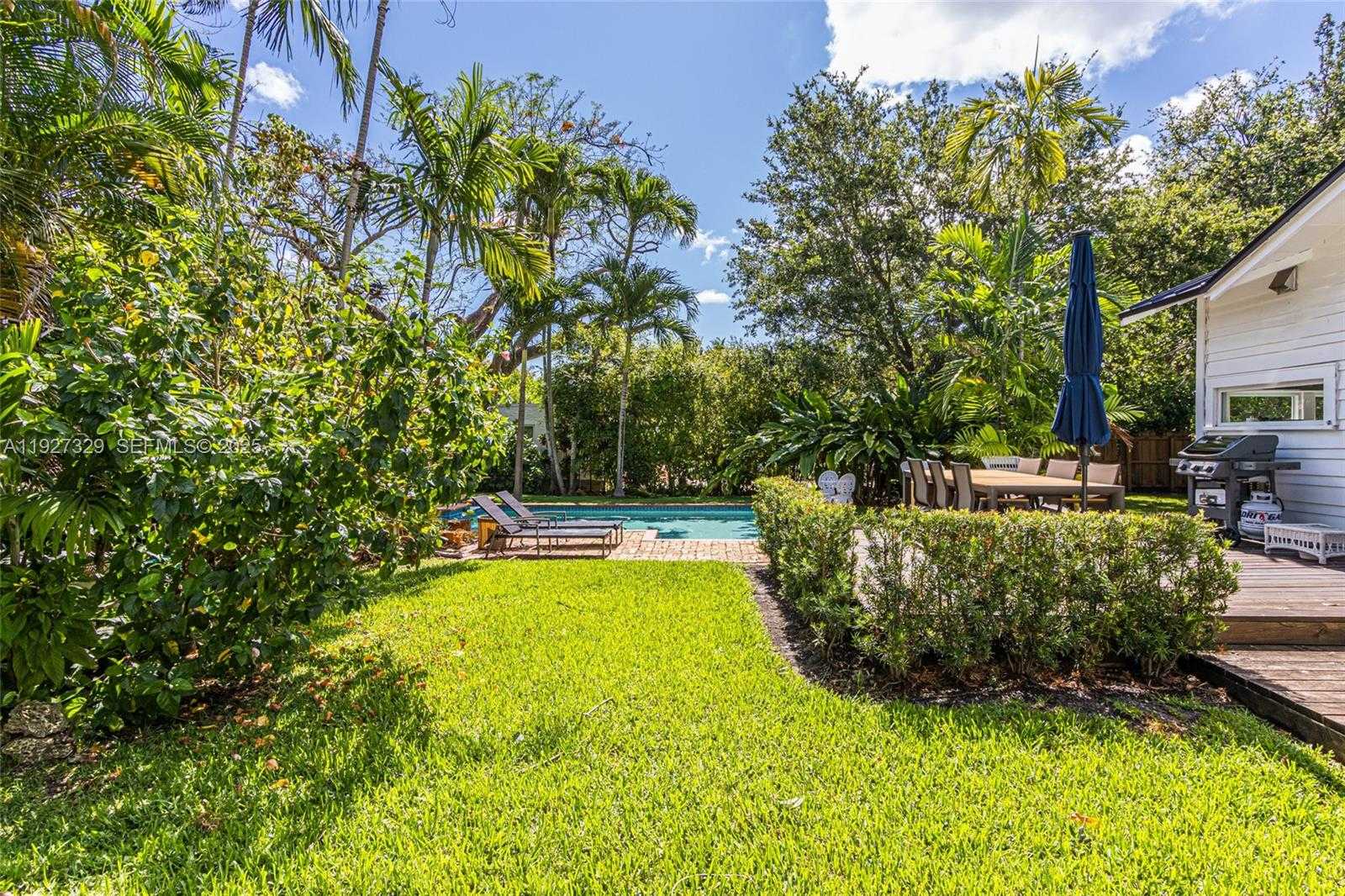 Small Image of 665 NORTH EAST 120TH ST, Biscayne Park Number 28