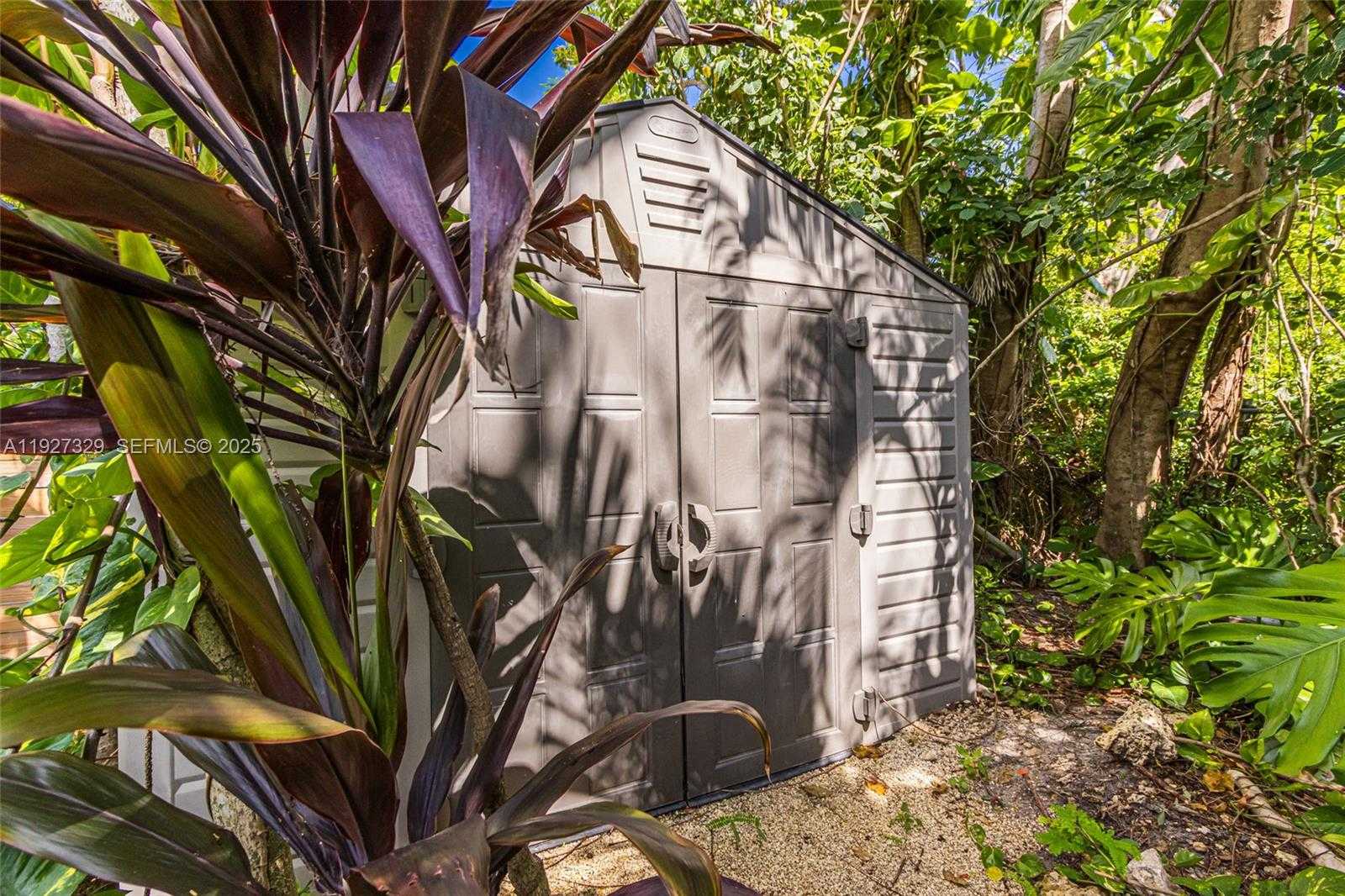 Small Image of 665 NORTH EAST 120TH ST, Biscayne Park Number 29