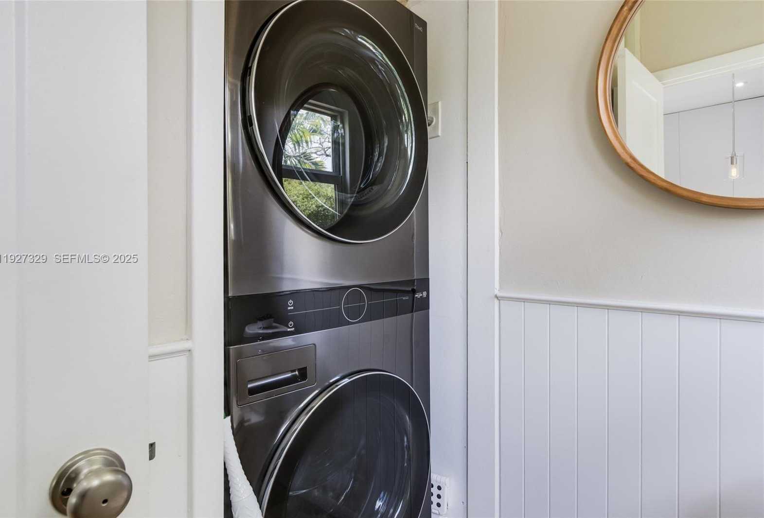 Small Image of 665 NORTH EAST 120TH ST, Biscayne Park Number 36