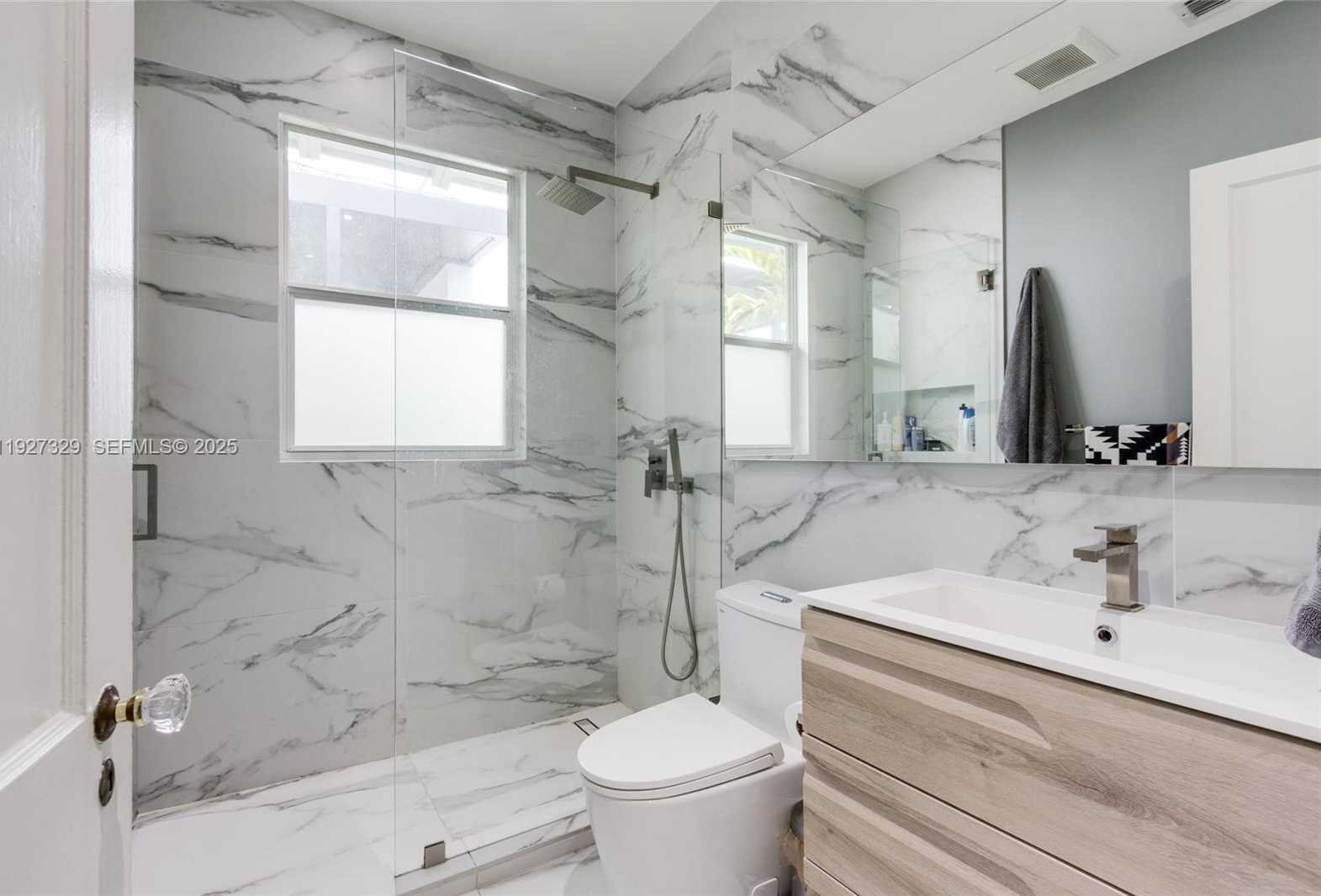 Small Image of 665 NORTH EAST 120TH ST, Biscayne Park Number 37