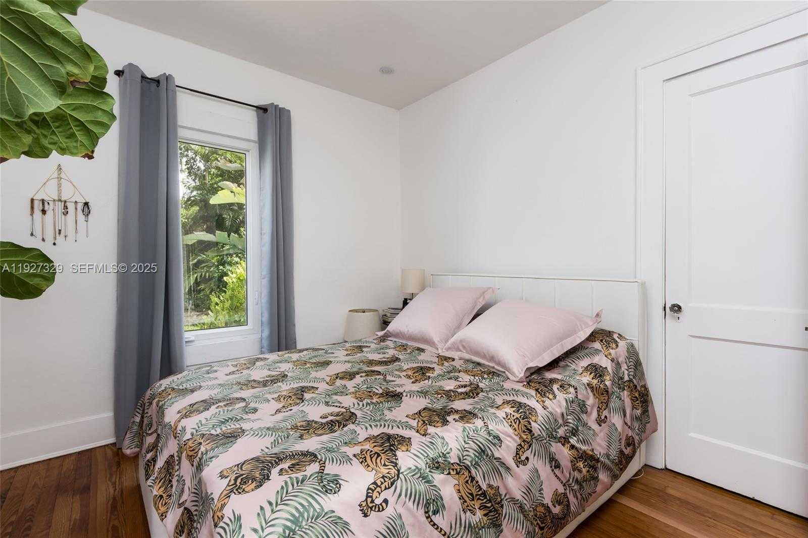 Small Image of 665 NORTH EAST 120TH ST, Biscayne Park Number 42