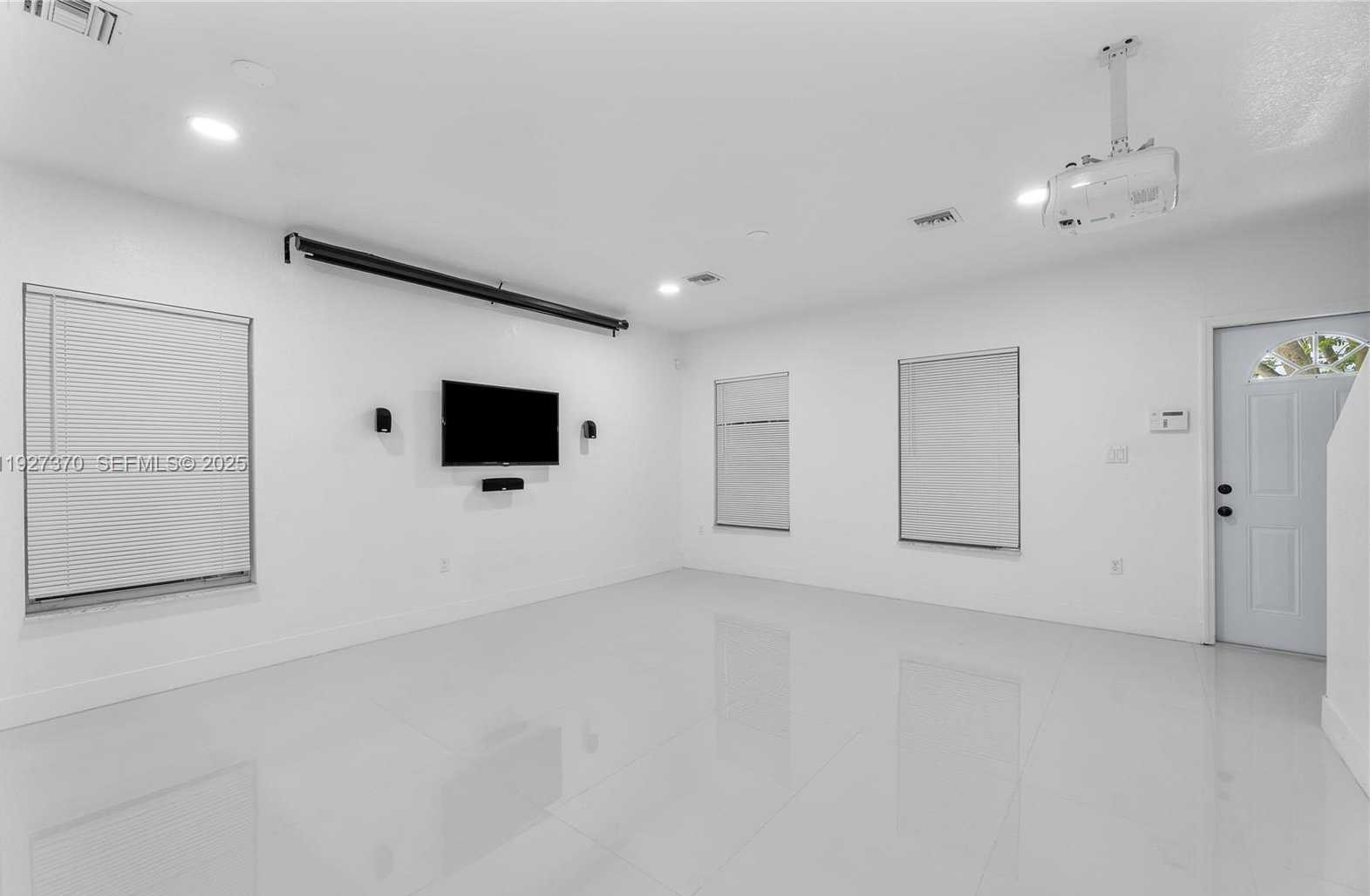 Imagen de Pequeño Objeto