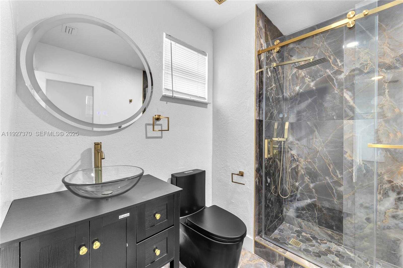 Imagen de Pequeño Objeto