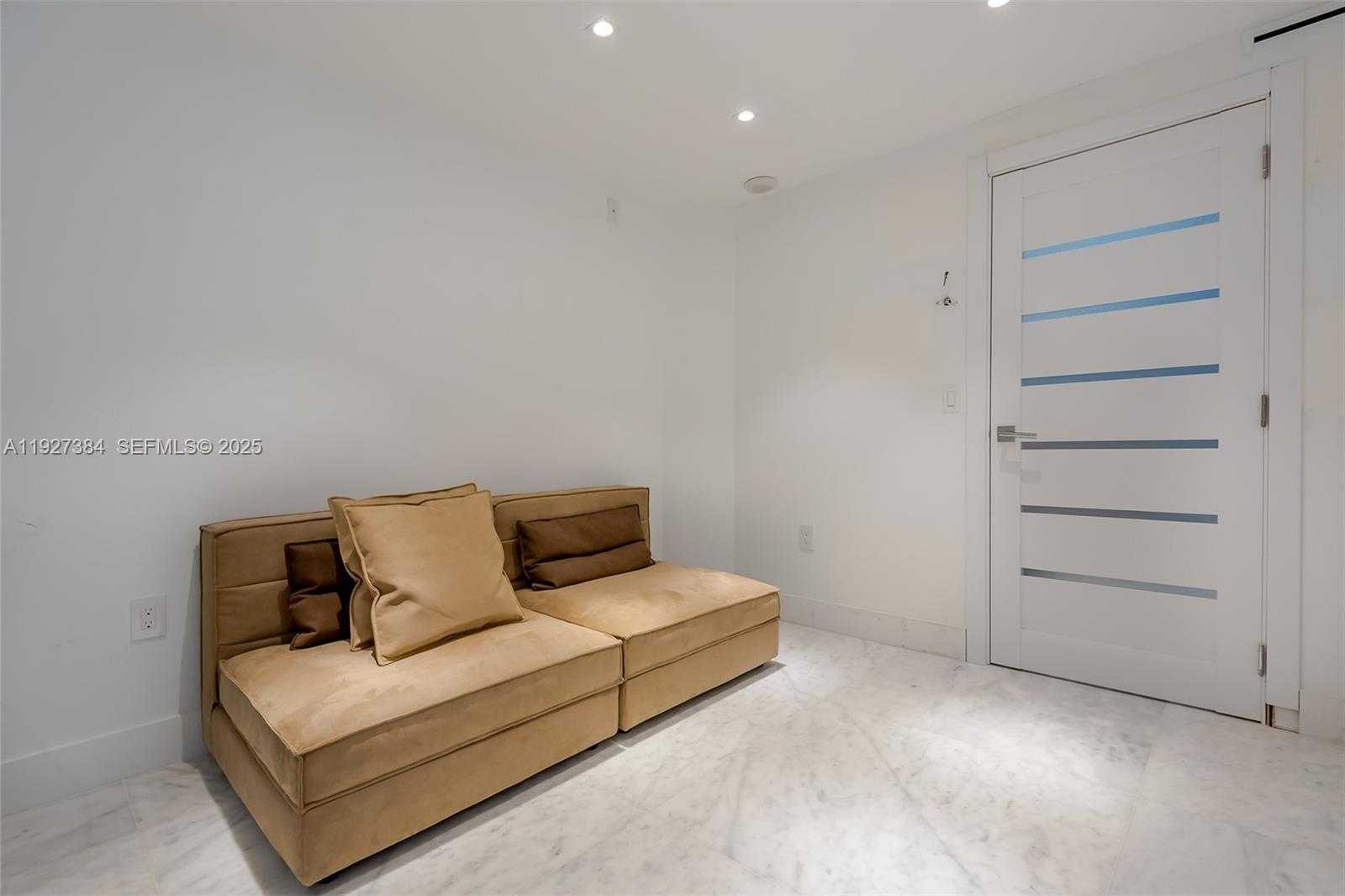 Small Image of 6423 COLLINS AVE #304, Miami Beach Number 11