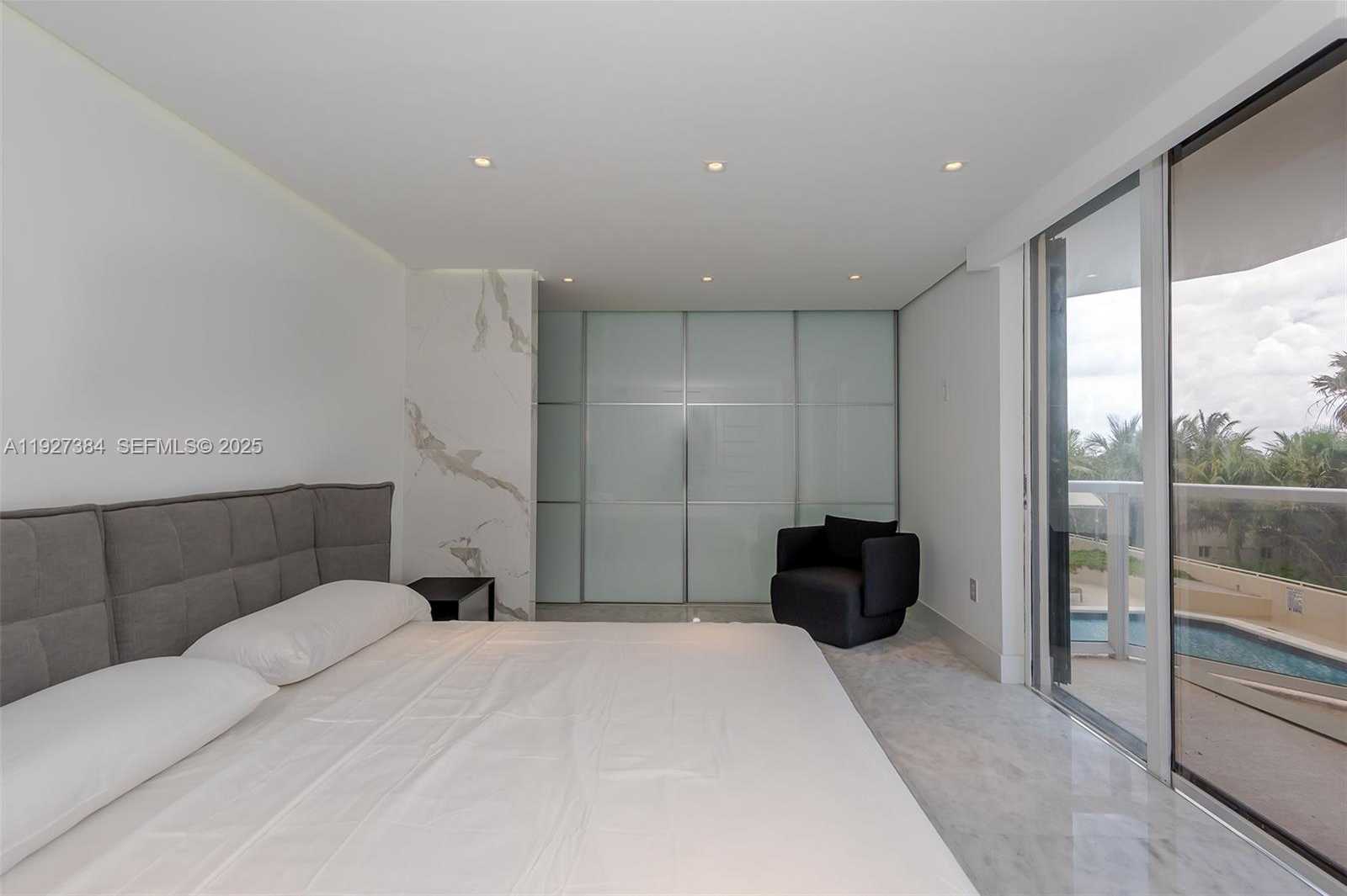 Small Image of 6423 COLLINS AVE #304, Miami Beach Number 5