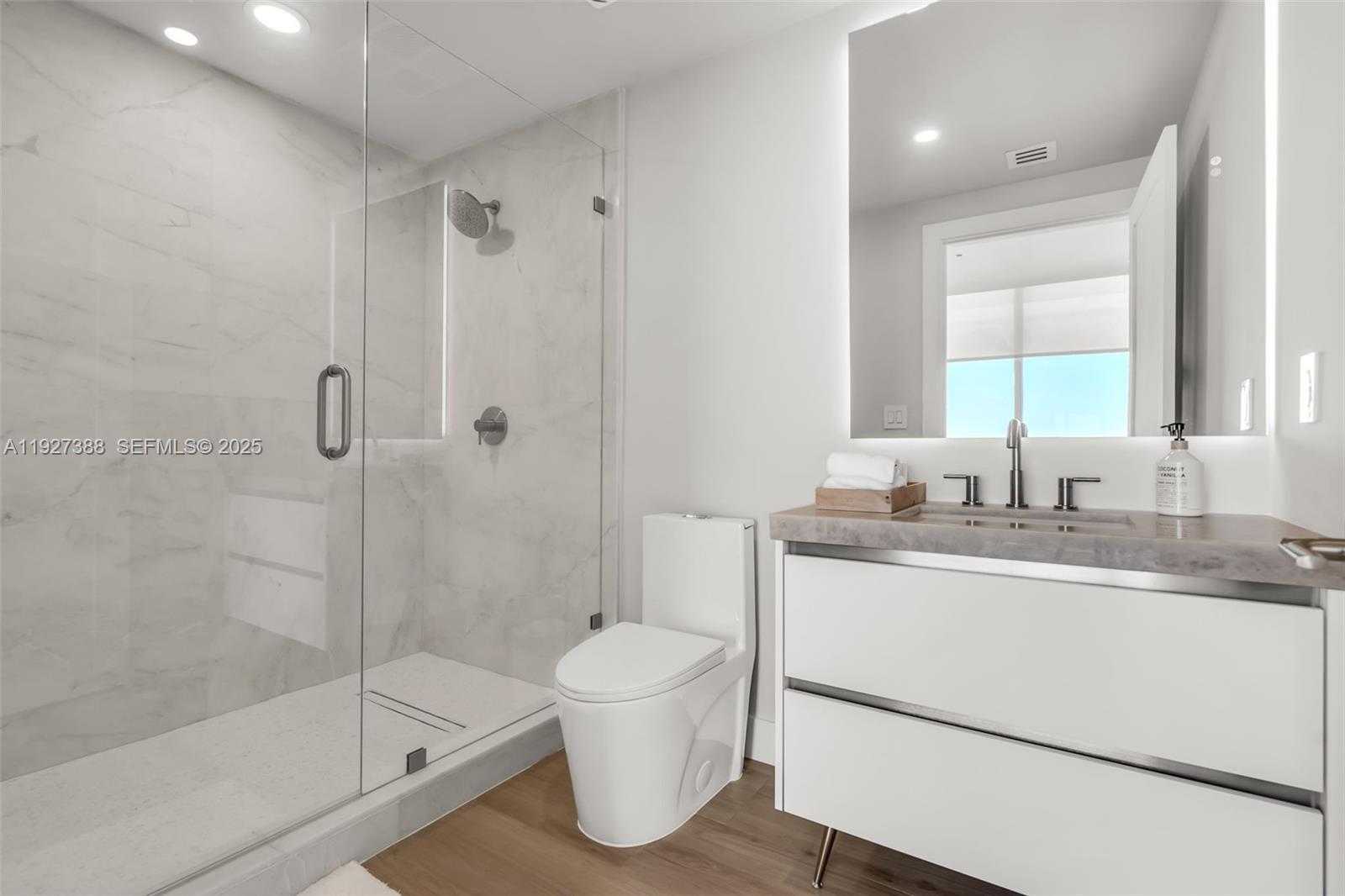 Small Image of 92 SOUTH WEST 3RD ST #5204, Miami Number 31