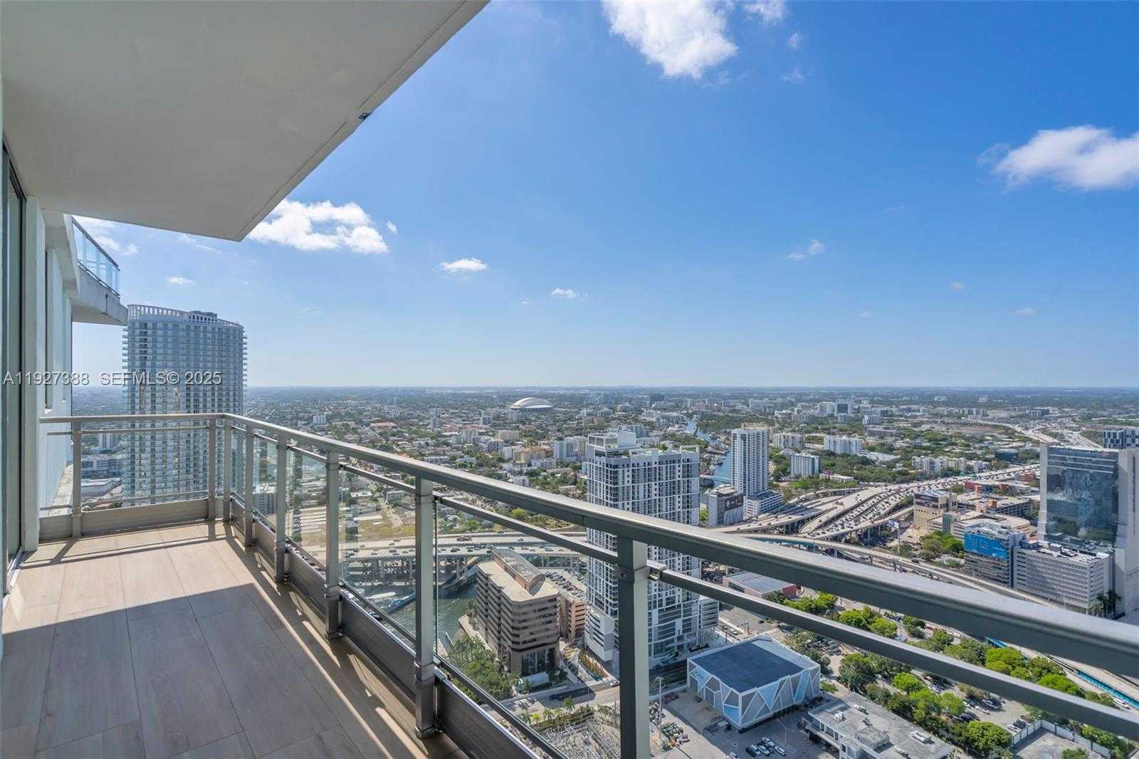 Small Image of 92 SOUTH WEST 3RD ST #5204, Miami Number 38