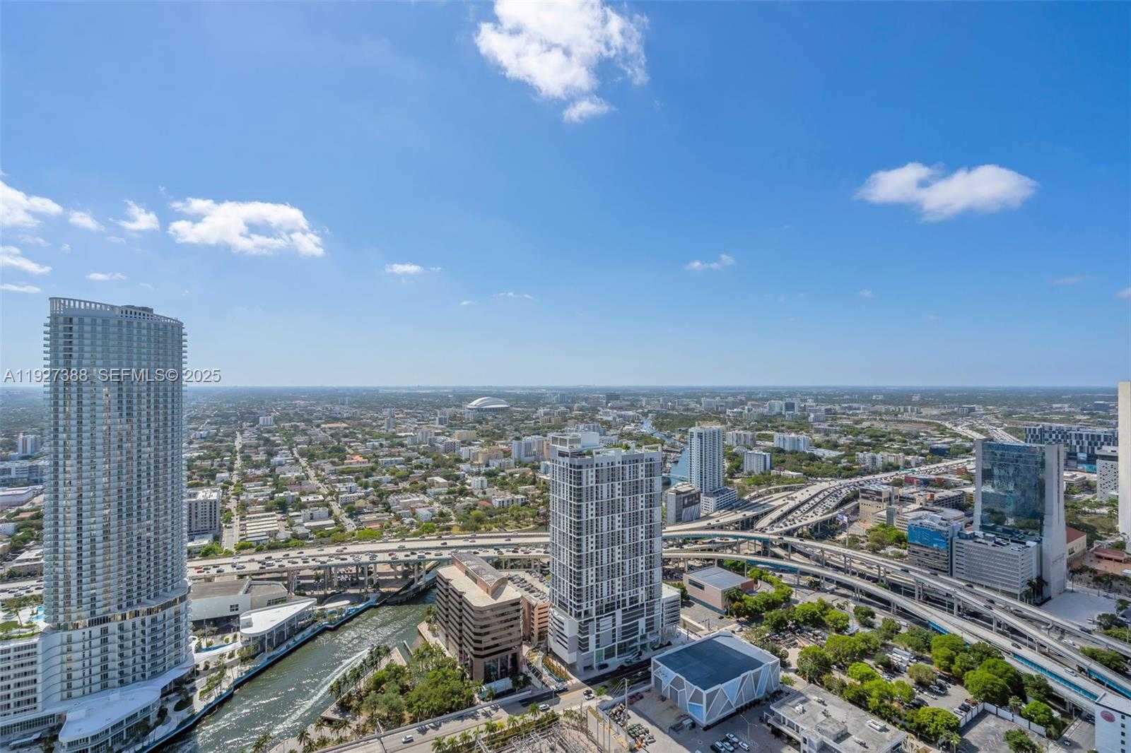 Small Image of 92 SOUTH WEST 3RD ST #5204, Miami Number 40