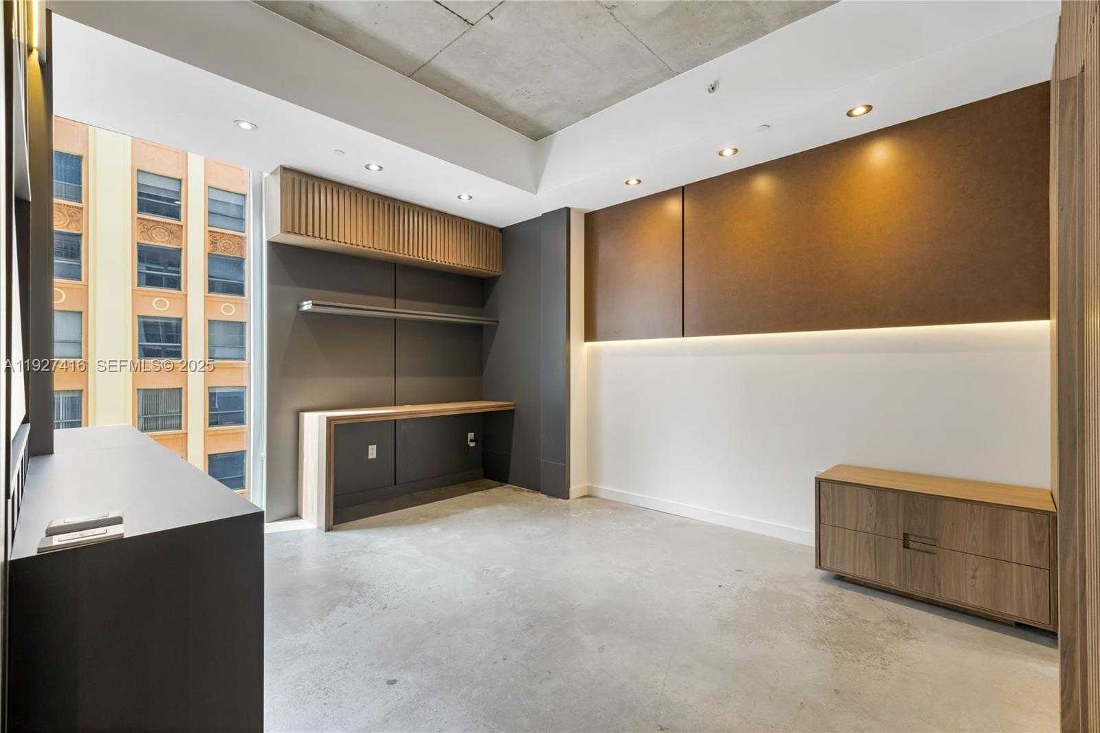 Imagen de Pequeño Objeto