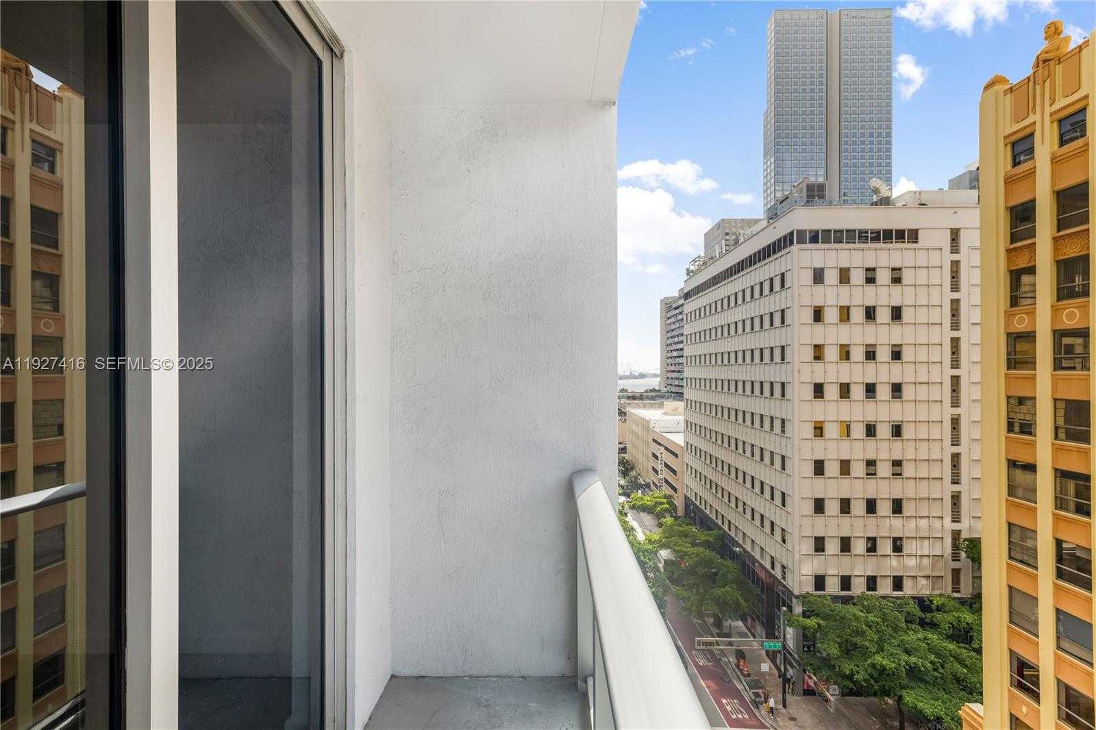 Imagen de Pequeño Objeto