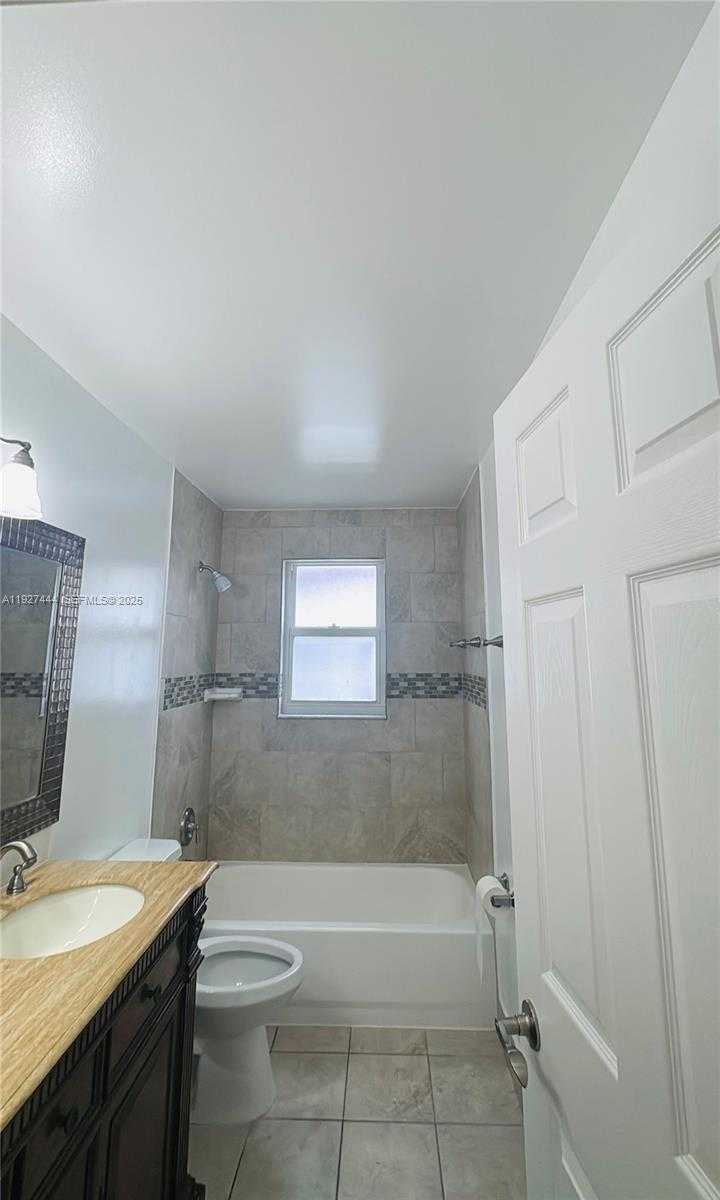 Small Image of 4950 PELICAN MNR, Coconut Creek Number 21