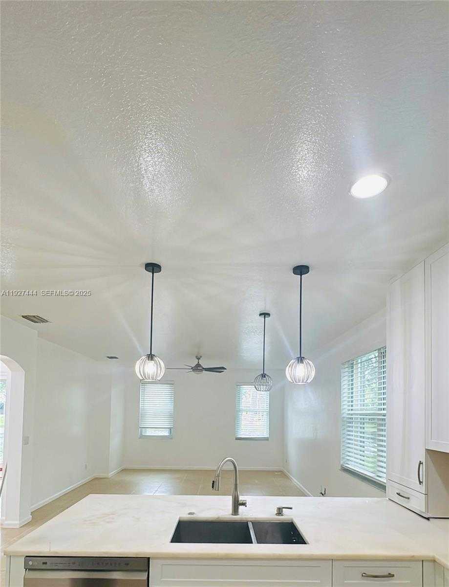 Small Image of 4950 PELICAN MNR, Coconut Creek Number 8