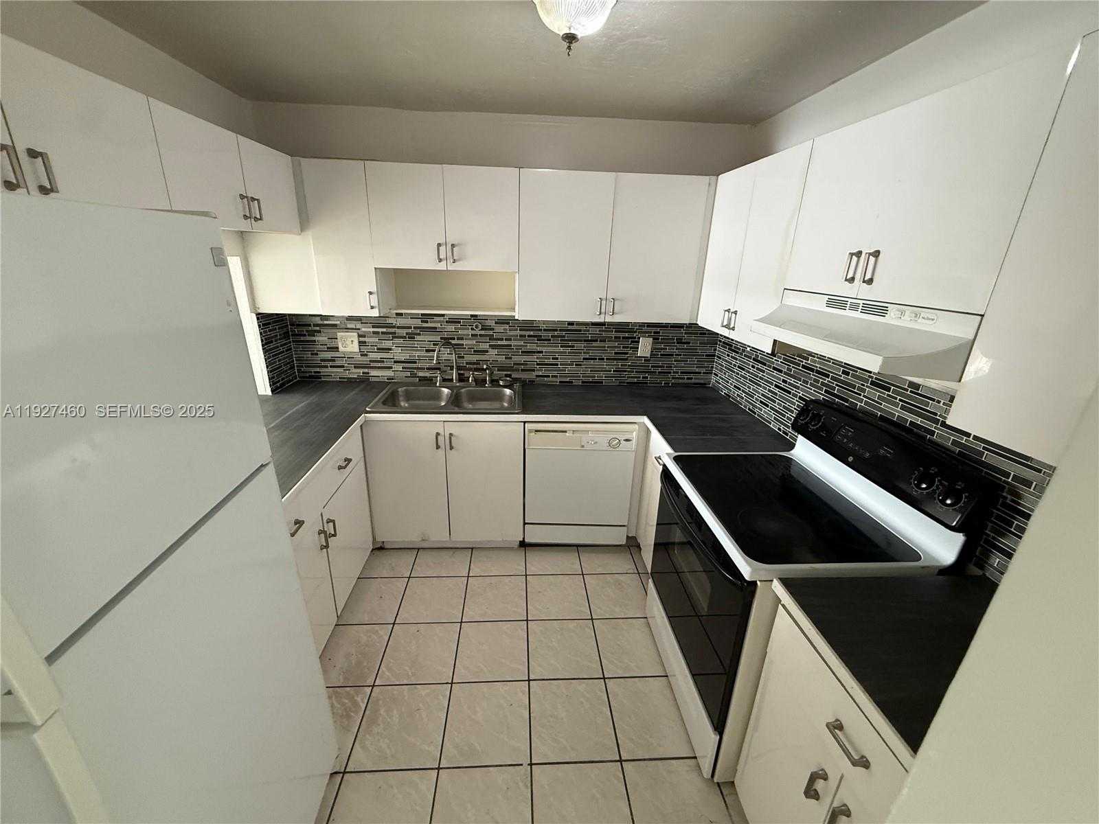 Small Image of 1900 WEST 68TH ST #G308, Hialeah Number 2