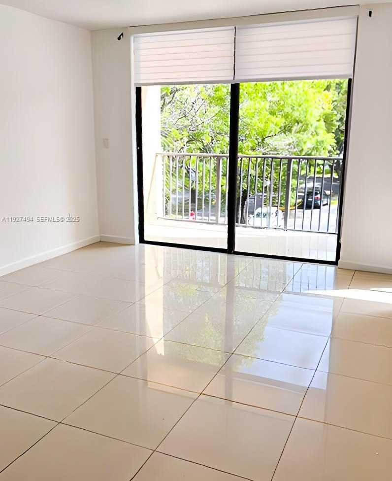 Small Image of 14301 NORTH KENDALL DR #310B, Miami Number 1