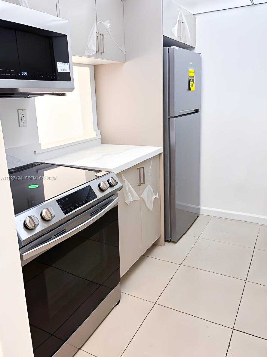 Small Image of 14301 NORTH KENDALL DR #310B, Miami Number 11