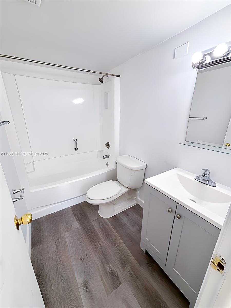 Small Image of 14301 NORTH KENDALL DR #310B, Miami Number 7