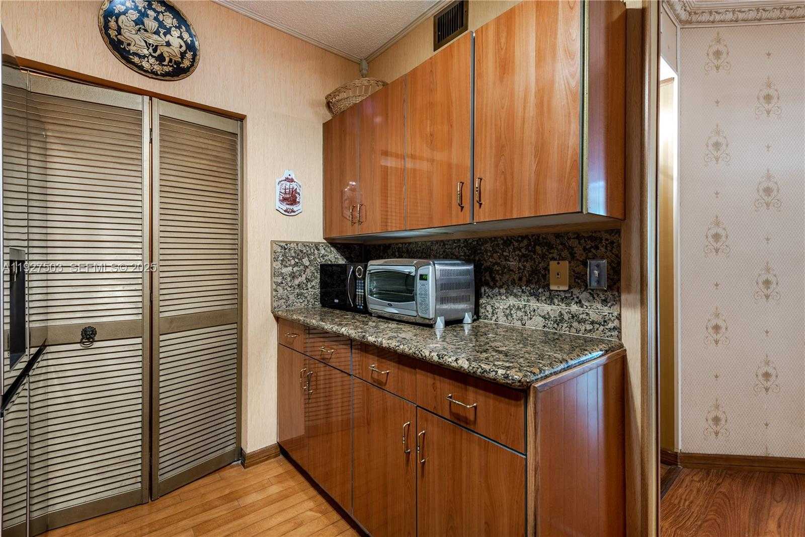 Small Image of 19601 EAST COUNTRY CLUB DR #7102, Aventura Number 18