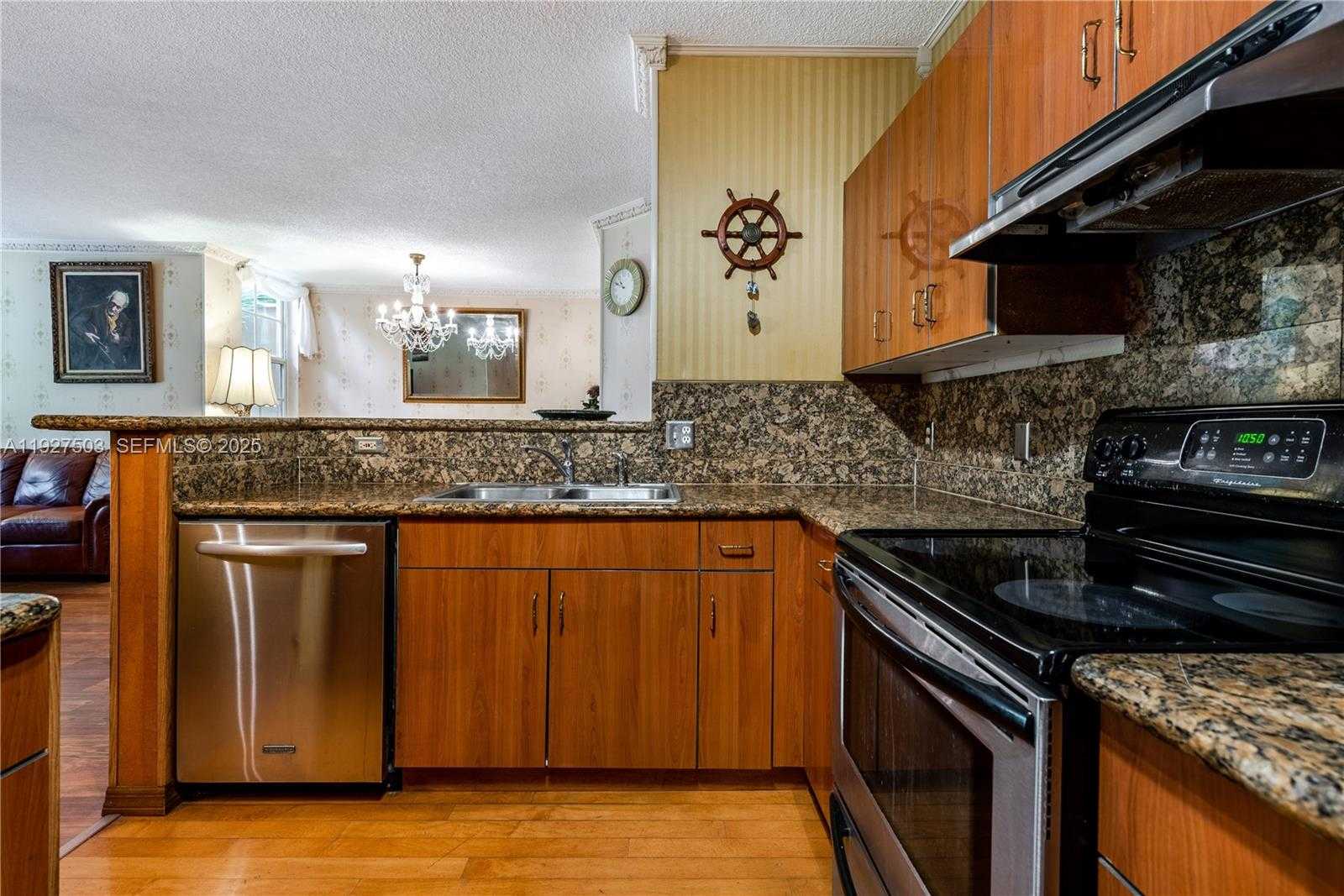 Small Image of 19601 EAST COUNTRY CLUB DR #7102, Aventura Number 19