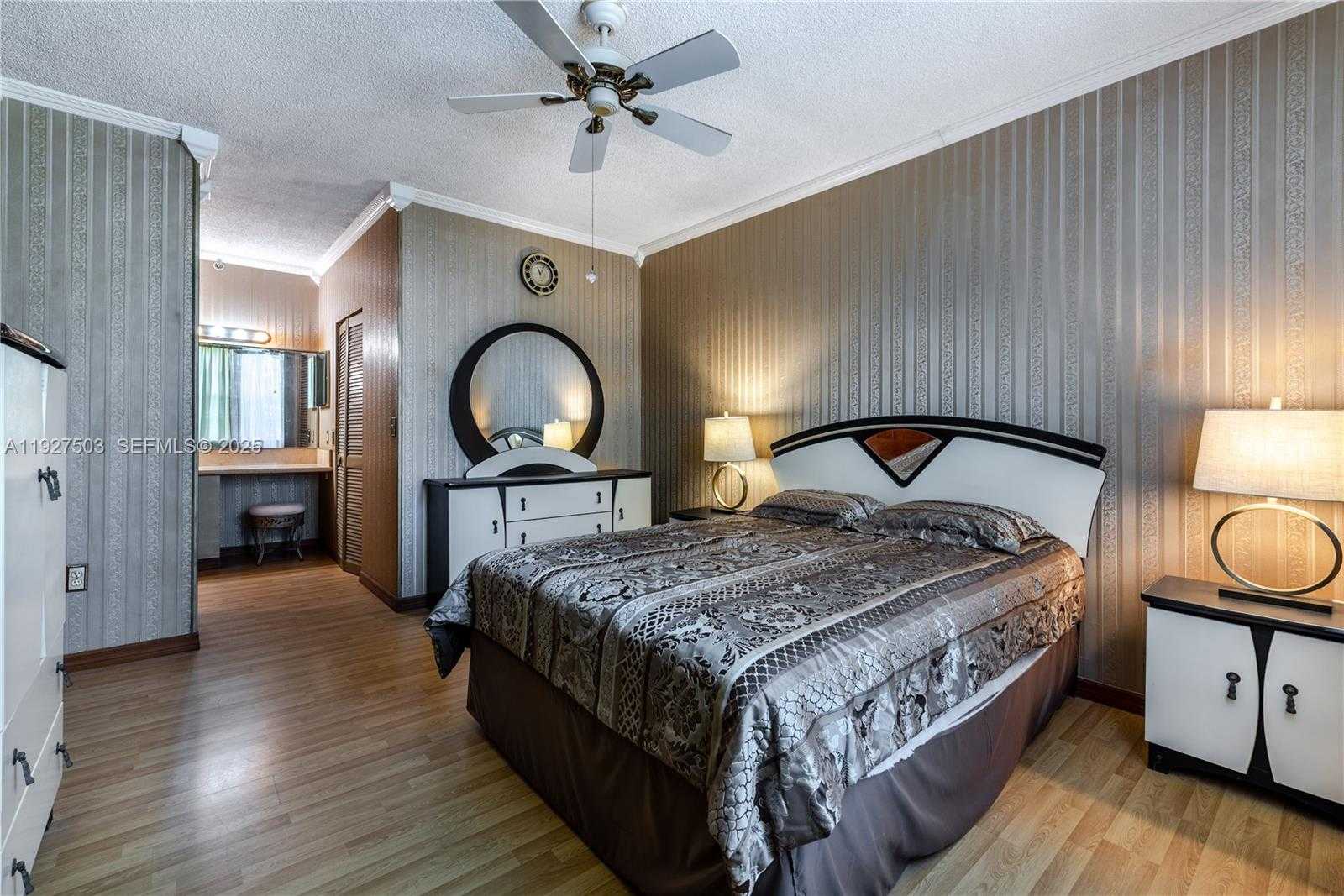 Small Image of 19601 EAST COUNTRY CLUB DR #7102, Aventura Number 26