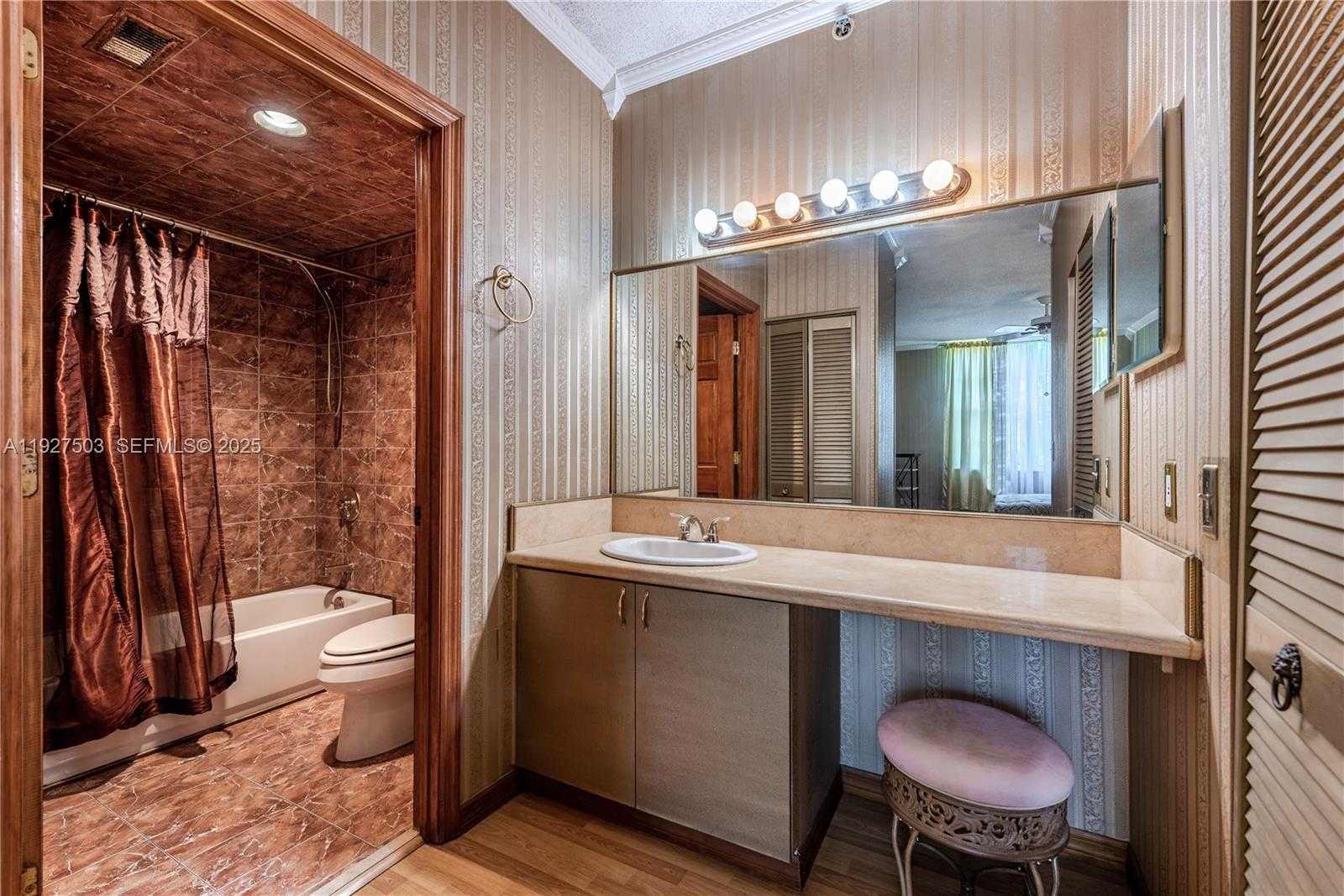 Small Image of 19601 EAST COUNTRY CLUB DR #7102, Aventura Number 28