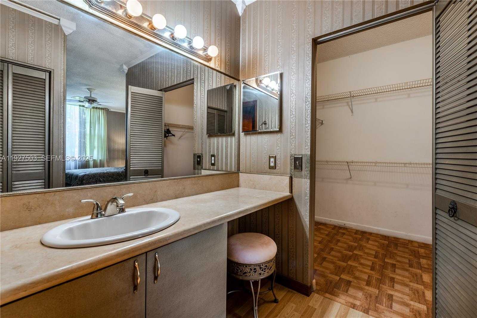 Small Image of 19601 EAST COUNTRY CLUB DR #7102, Aventura Number 30