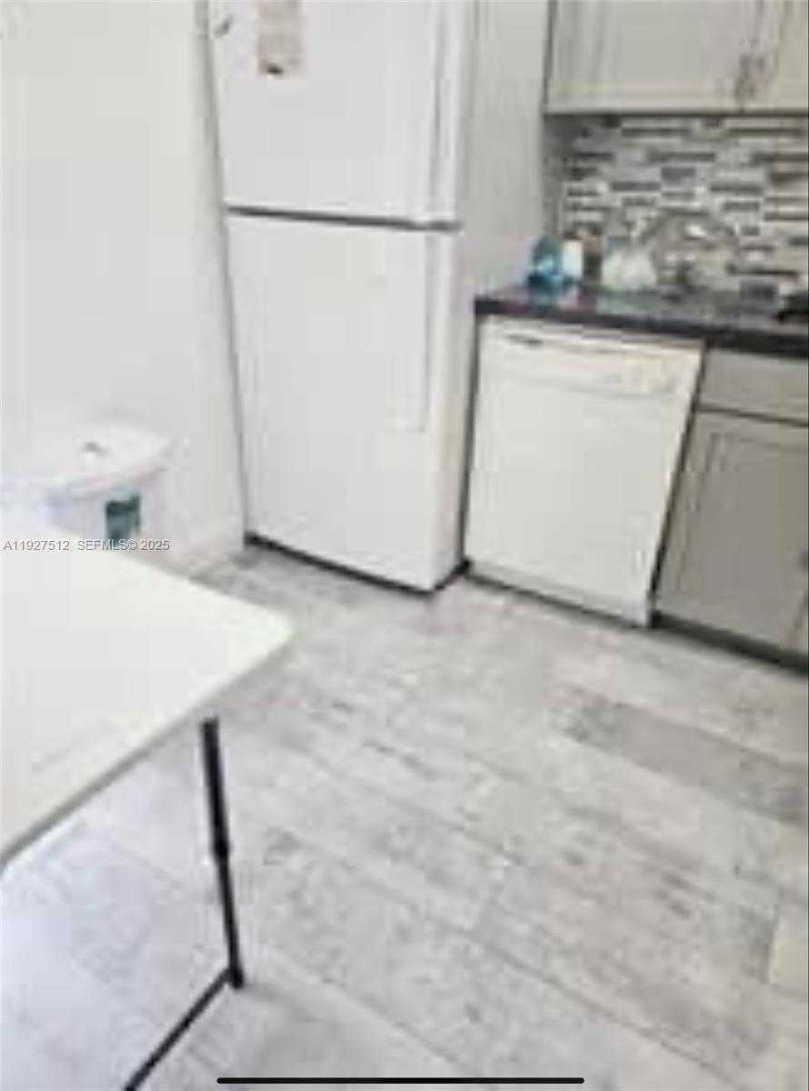 Small Image of 3401 NORTH COUNTRY CLUB DR #206, Aventura Number 12