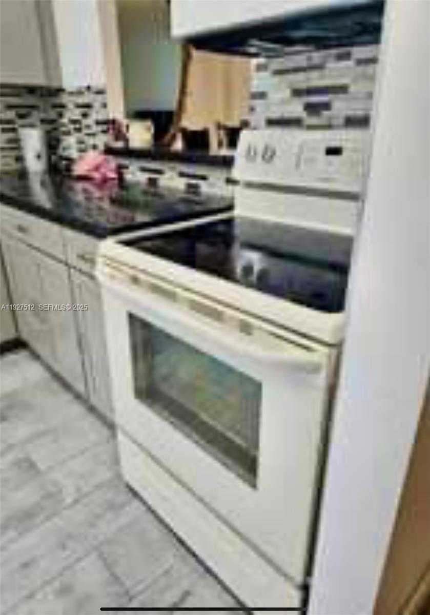 Small Image of 3401 NORTH COUNTRY CLUB DR #206, Aventura Number 13