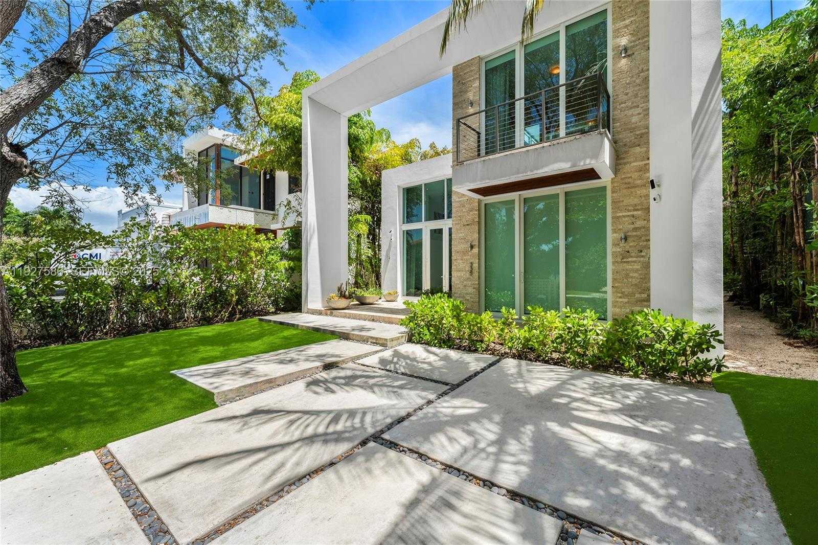 Small Image of 335 WEST 46TH ST, Miami Beach Number 2