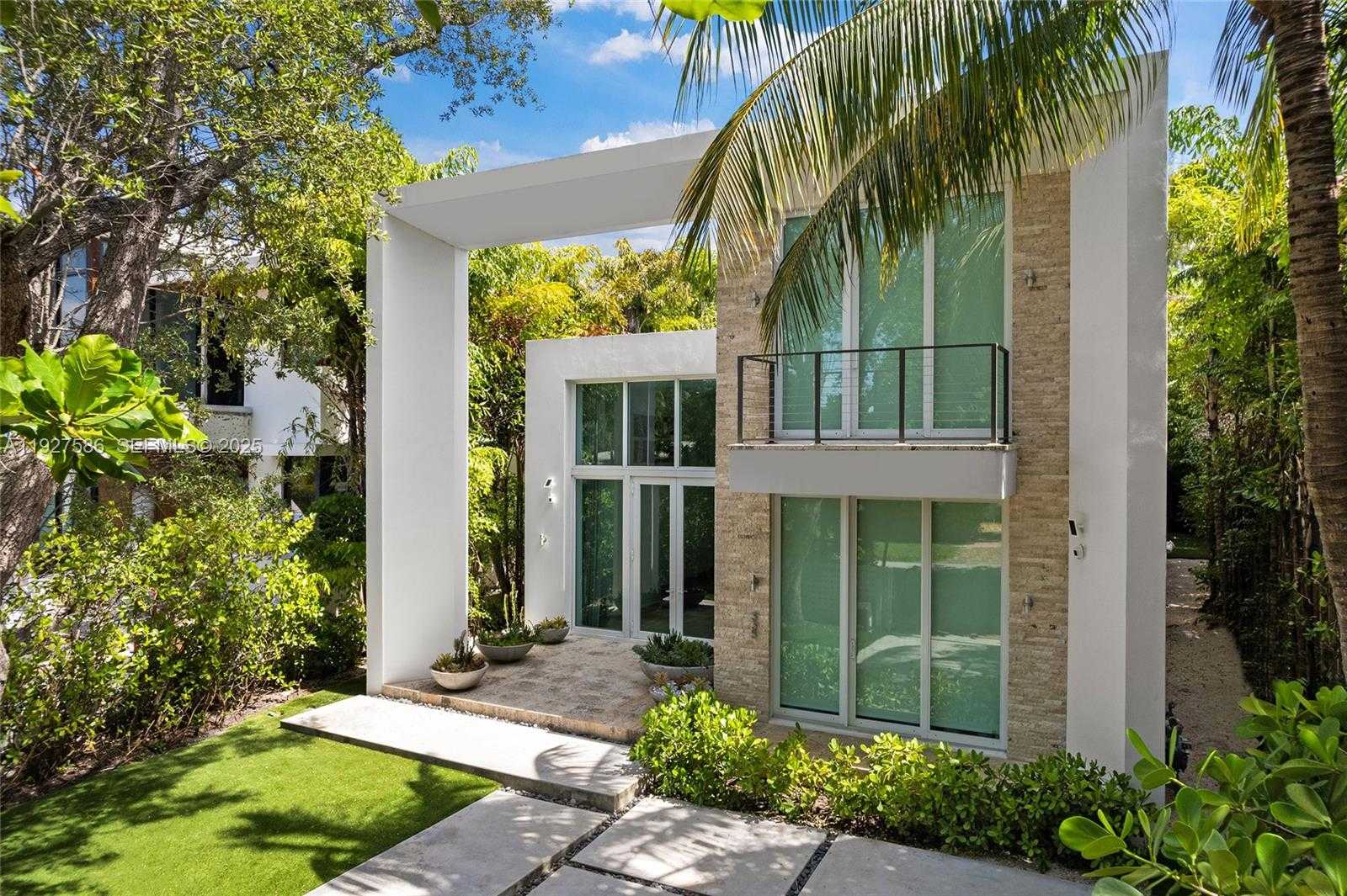 Small Image of 335 WEST 46TH ST, Miami Beach Number 3