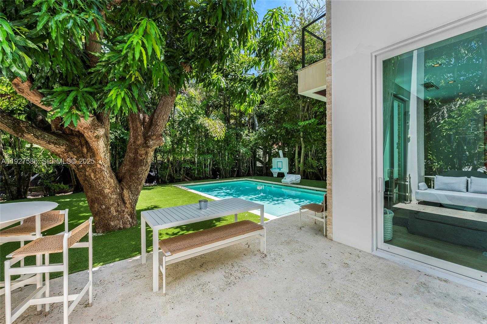 Small Image of 335 WEST 46TH ST, Miami Beach Number 4