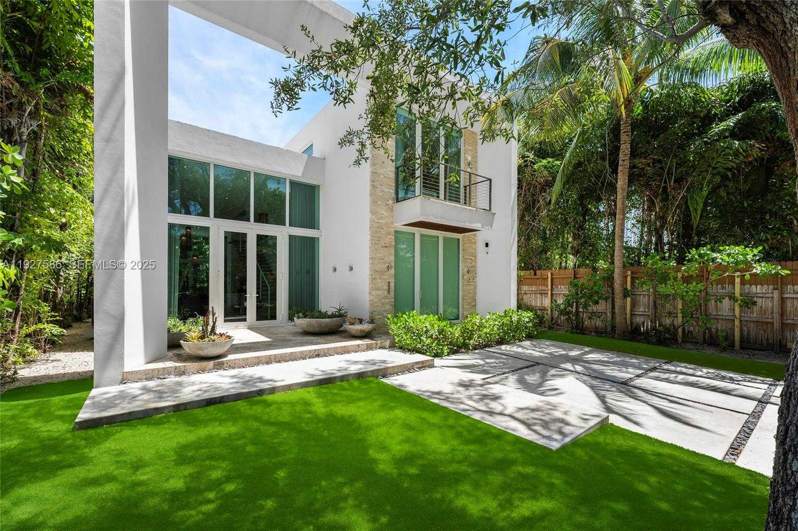 Small Image of 335 WEST 46TH ST, Miami Beach Number 5