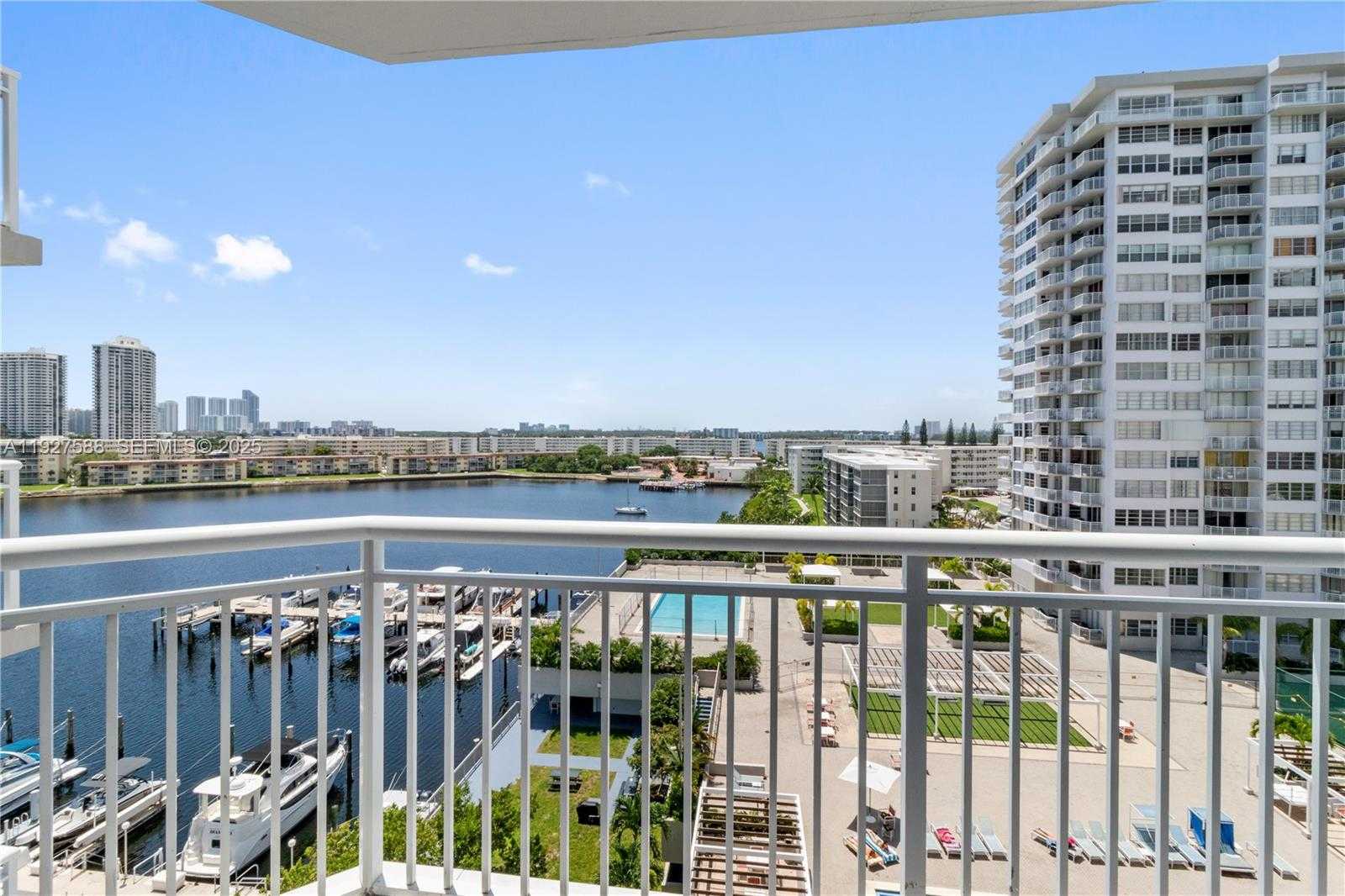 Small Image of 18071 BISCAYNE BLVD #704, Aventura Number 1