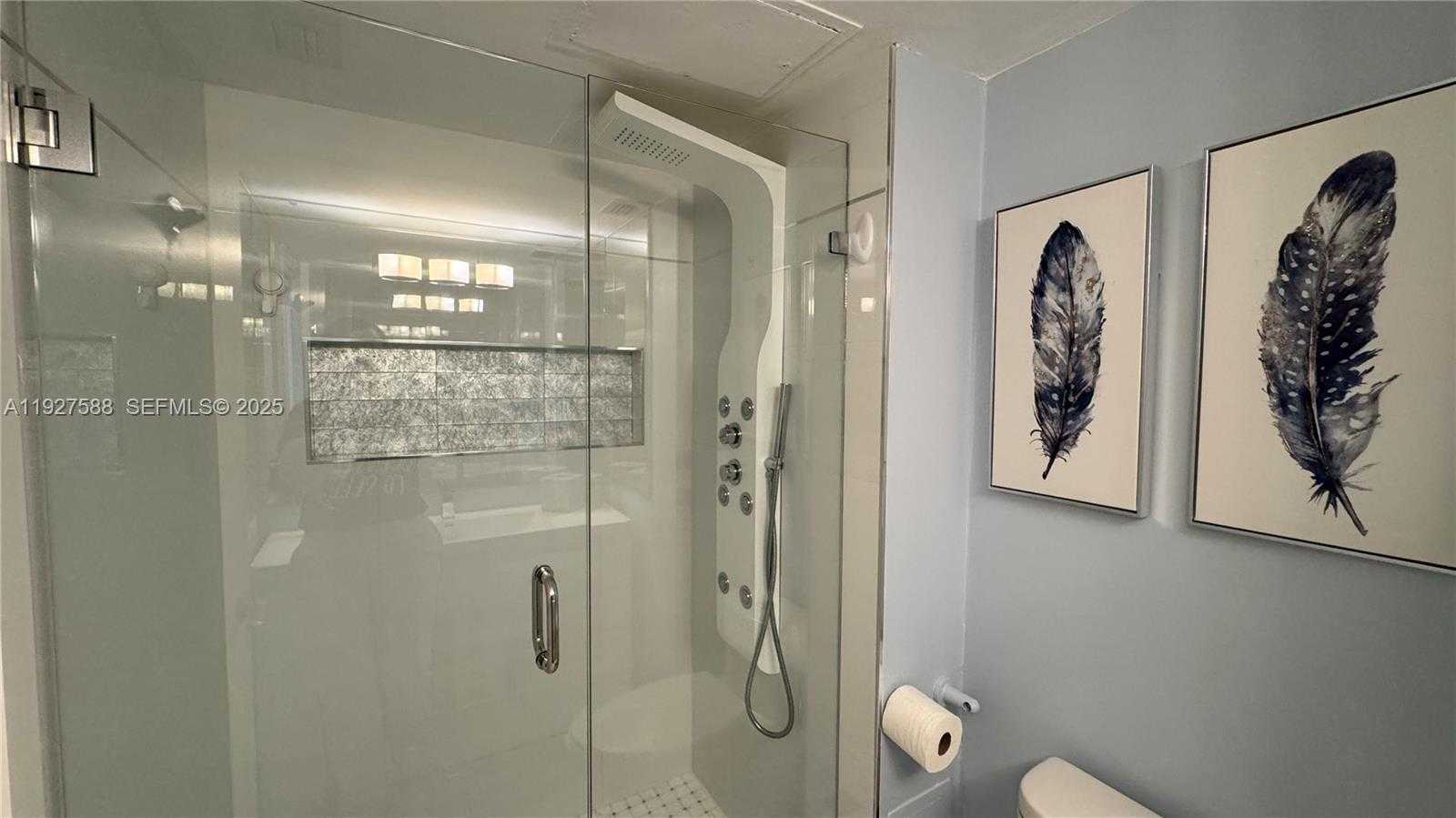 Small Image of 18071 BISCAYNE BLVD #704, Aventura Number 18