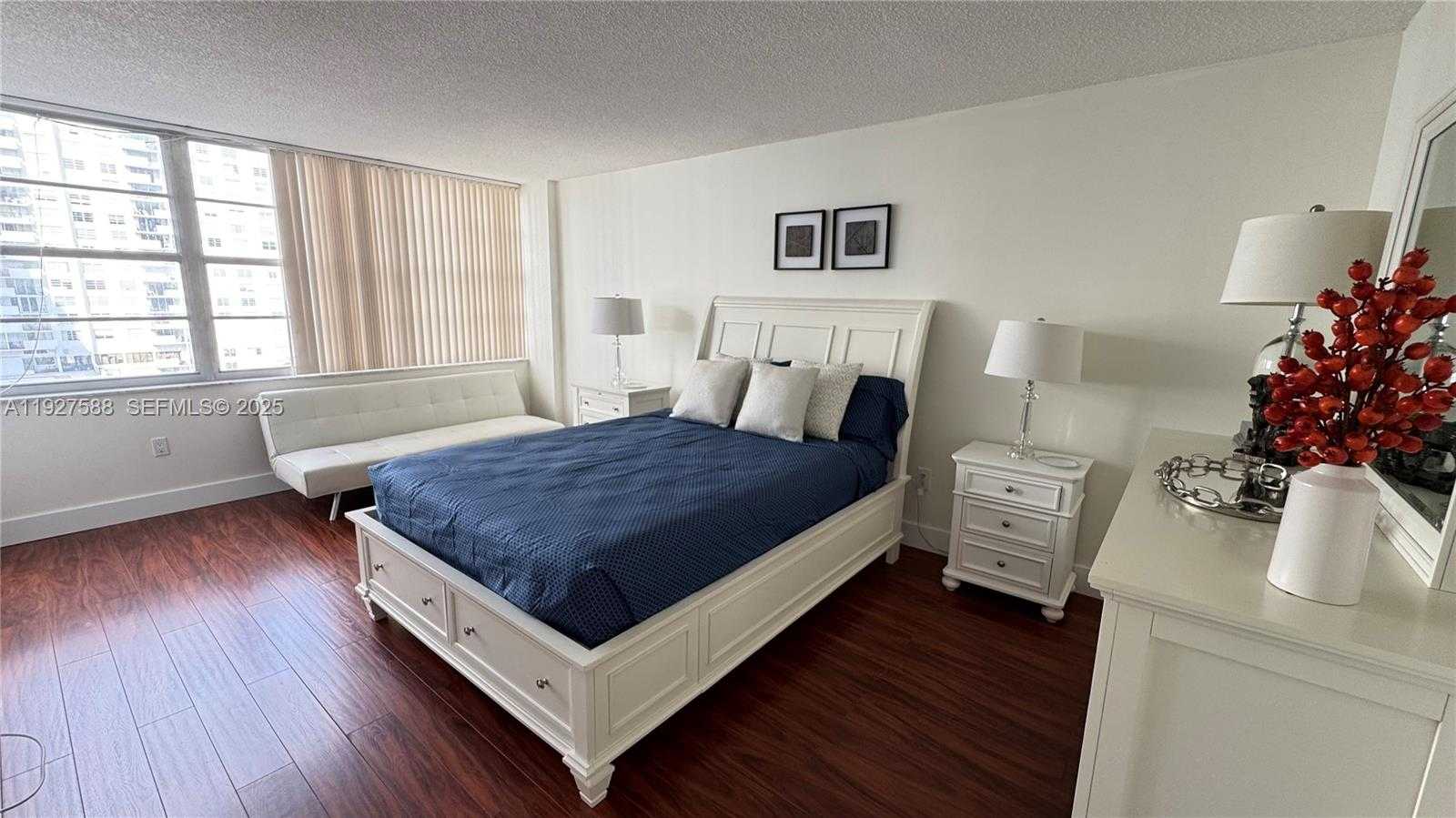 Small Image of 18071 BISCAYNE BLVD #704, Aventura Number 22