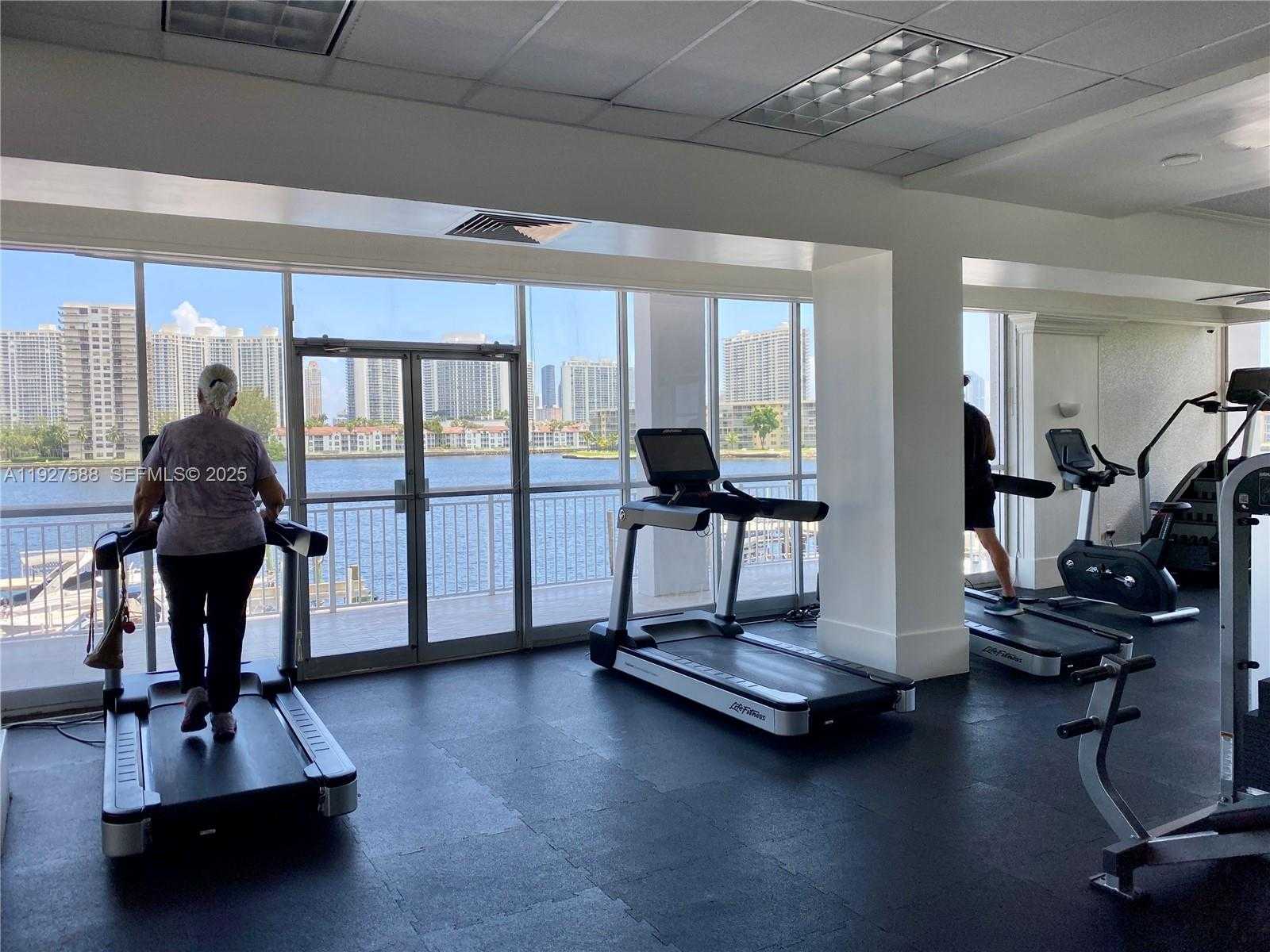 Small Image of 18071 BISCAYNE BLVD #704, Aventura Number 27