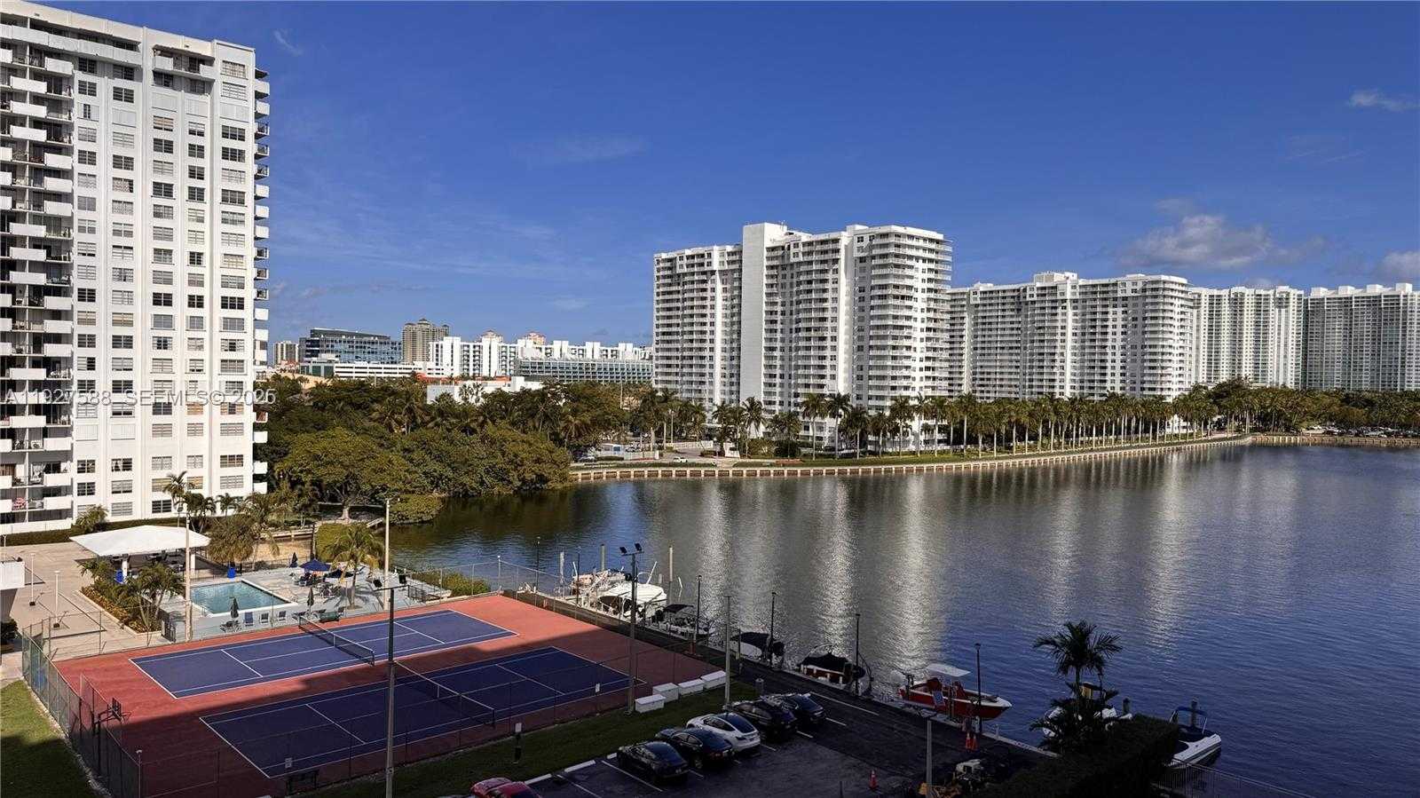 Small Image of 18071 BISCAYNE BLVD #704, Aventura Number 39