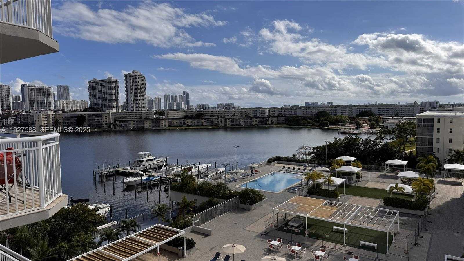 Small Image of 18071 BISCAYNE BLVD #704, Aventura Number 42
