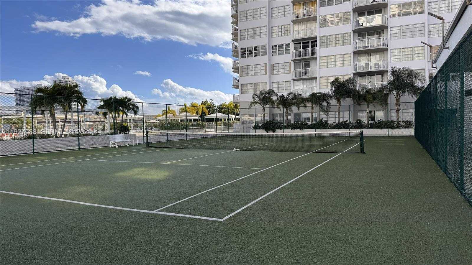 Small Image of 18071 BISCAYNE BLVD #704, Aventura Number 51