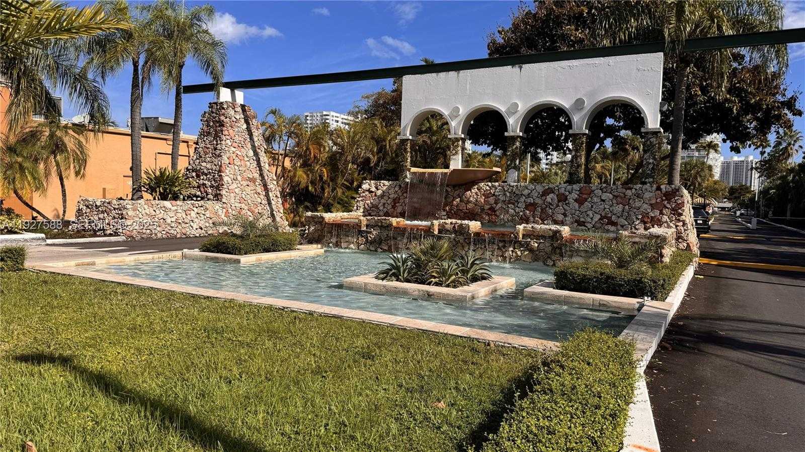 Small Image of 18071 BISCAYNE BLVD #704, Aventura Number 54