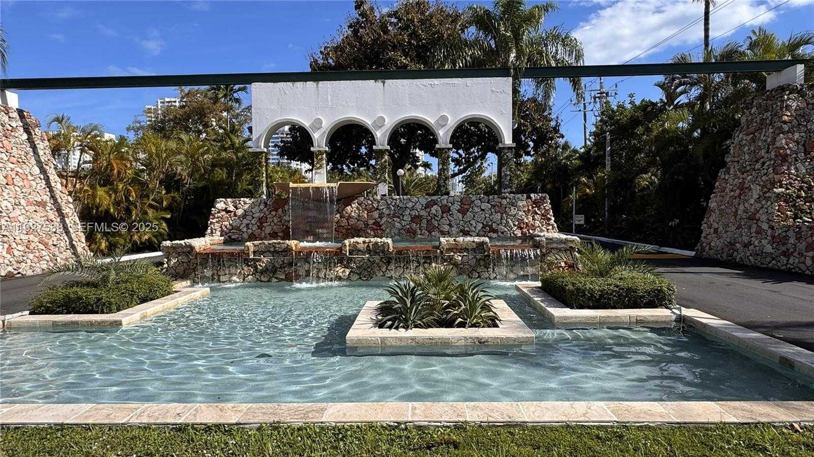 Small Image of 18071 BISCAYNE BLVD #704, Aventura Number 55