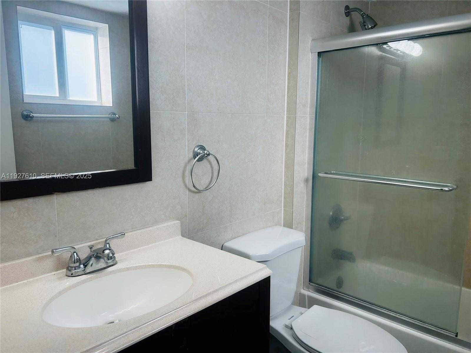 Small Image of 1665 BAY RD #415, Miami Beach Number 5