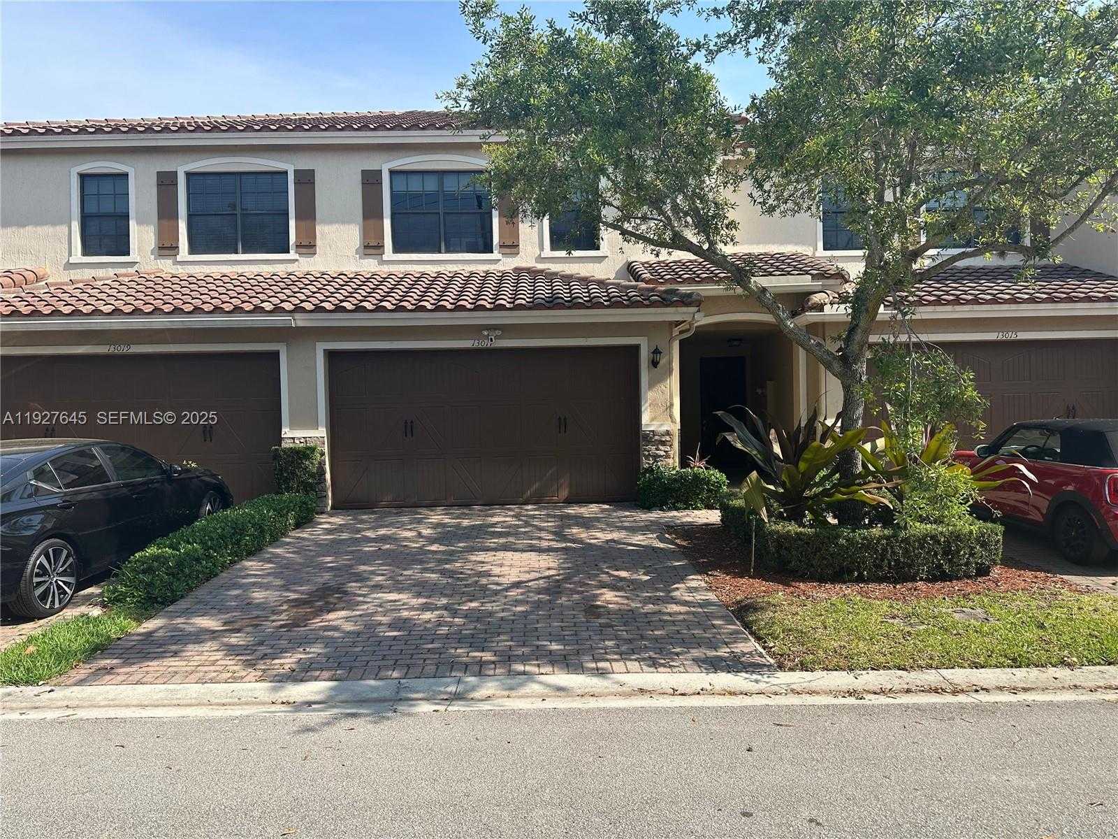 Small Image of 13017 SOUTH RIVERWALK CIR S, Plantation Number 1