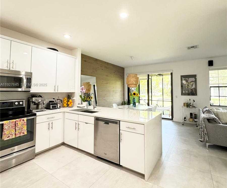 Small Image of 13017 SOUTH RIVERWALK CIR S, Plantation Number 14