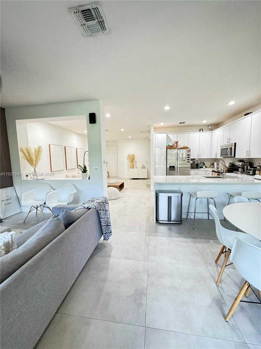 Small Image of 13017 SOUTH RIVERWALK CIR S, Plantation Number 19