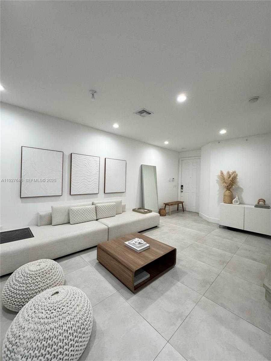 Small Image of 13017 SOUTH RIVERWALK CIR S, Plantation Number 22