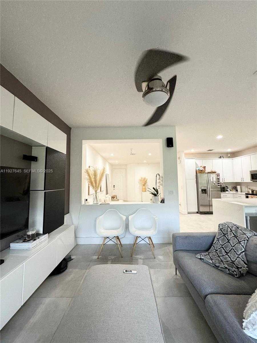 Small Image of 13017 SOUTH RIVERWALK CIR S, Plantation Number 30