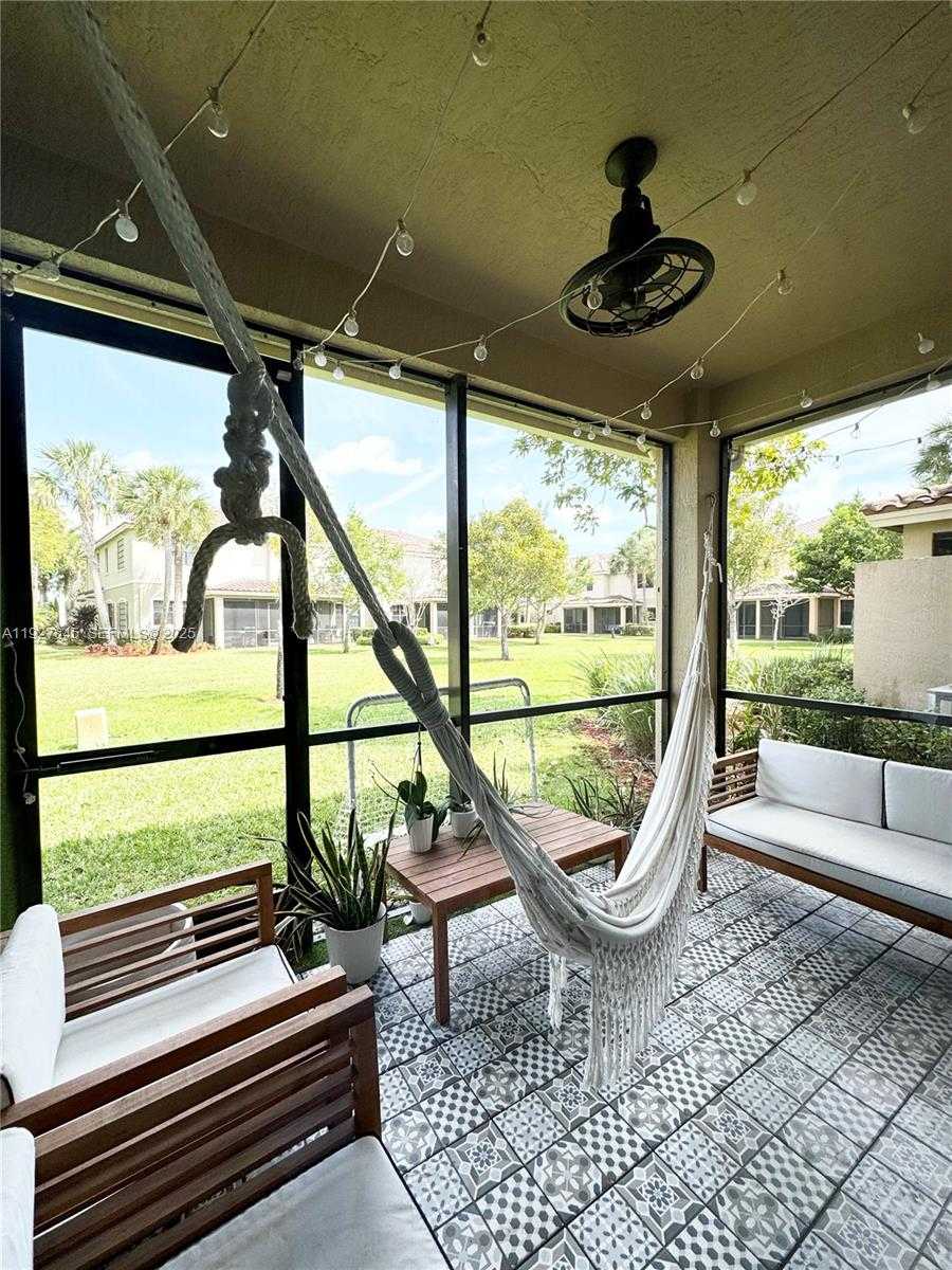 Small Image of 13017 SOUTH RIVERWALK CIR S, Plantation Number 34